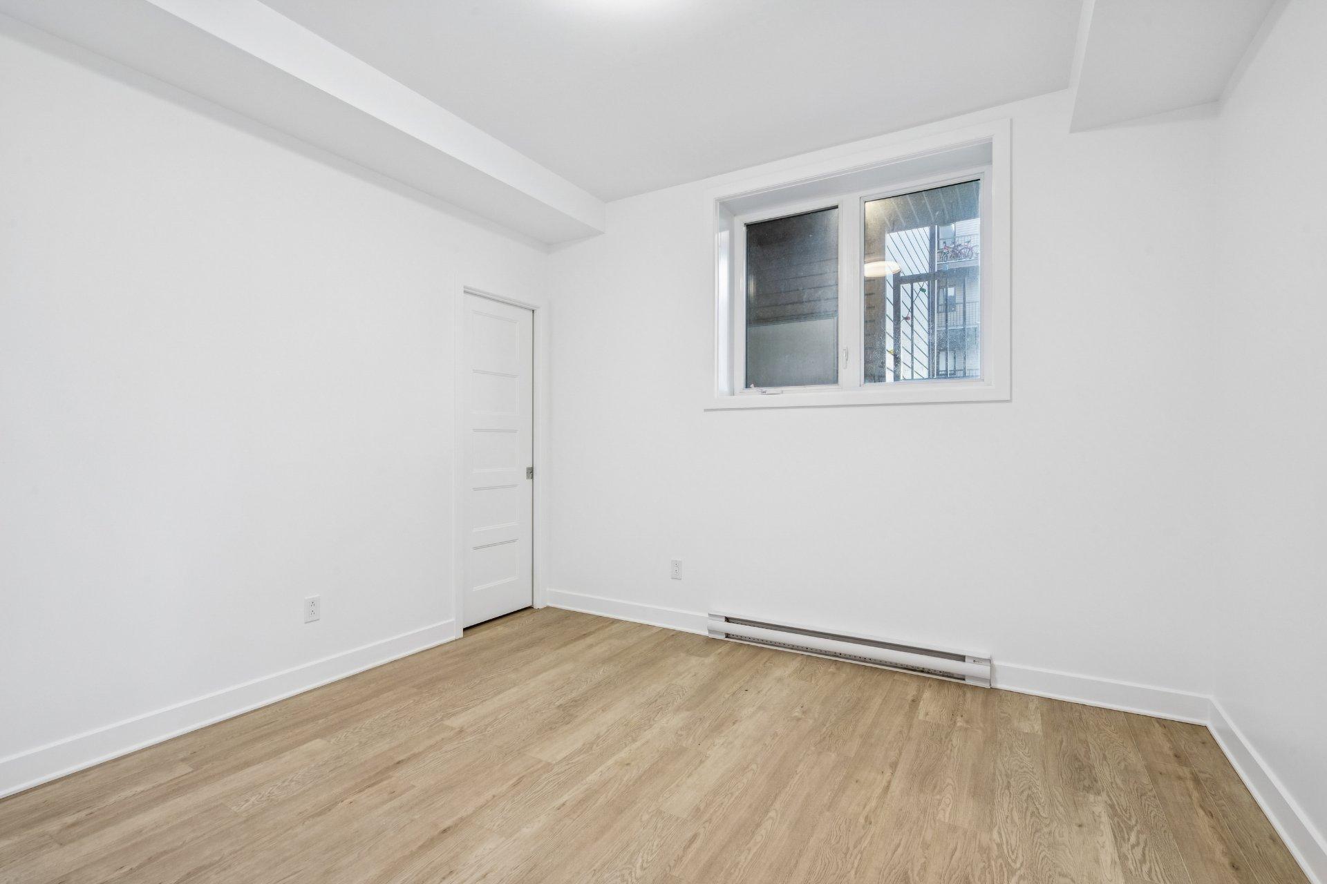 









576


Rue Salaberry

, 6,
Beauharnois,




QC
J6N2E1

