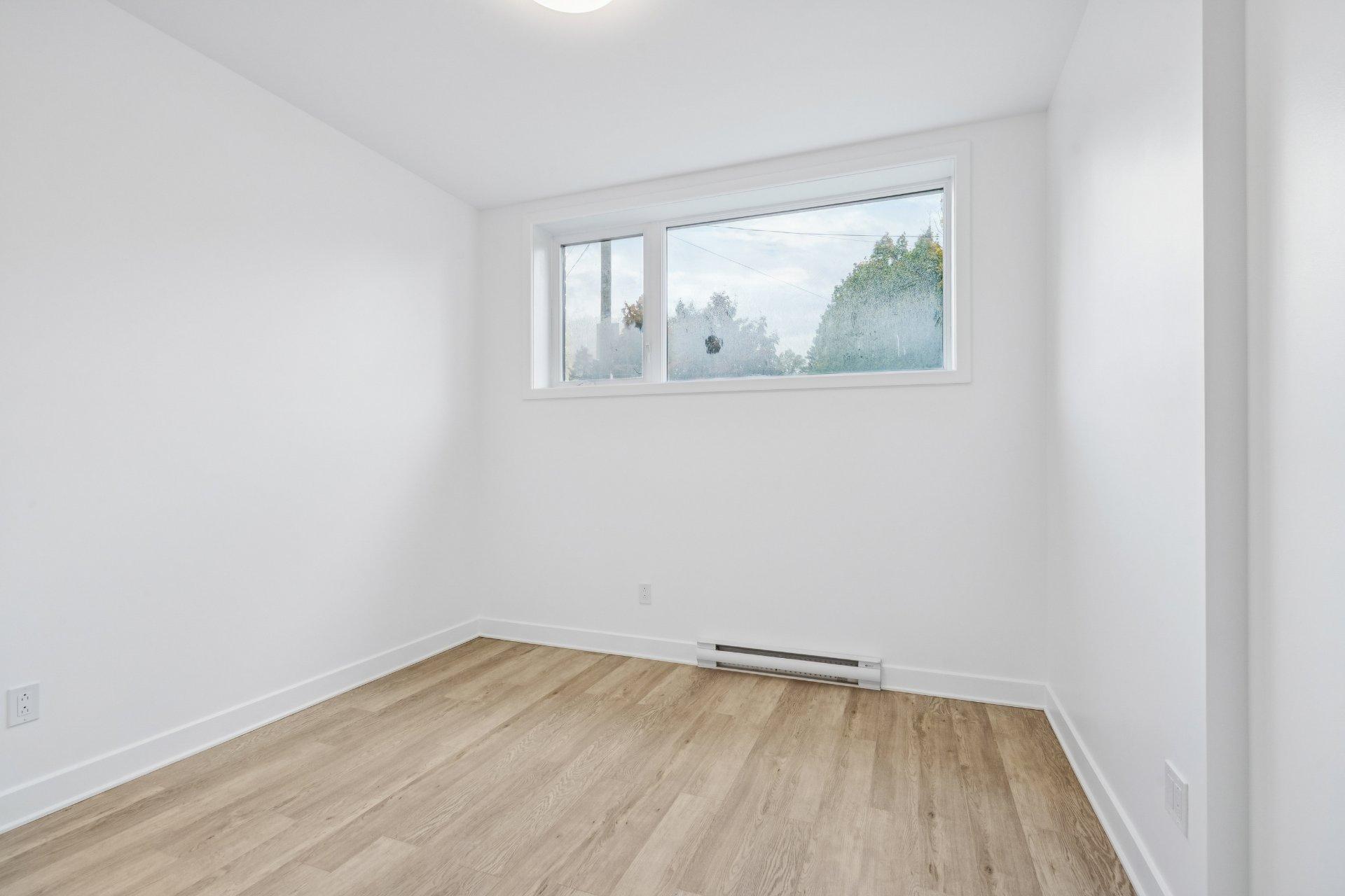 









576


Rue Salaberry

, 6,
Beauharnois,




QC
J6N2E1

