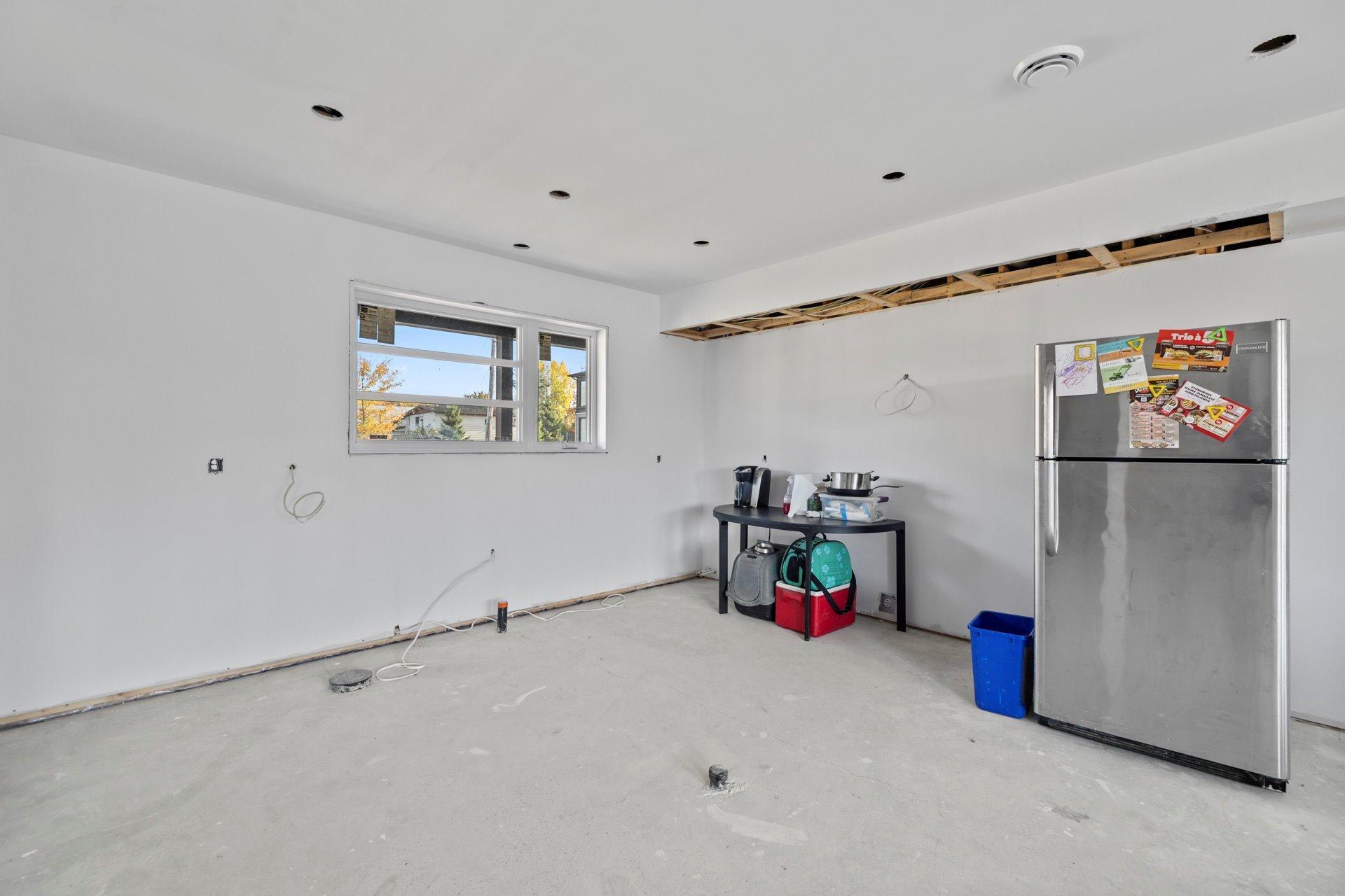 









245


Rue Jean

,
Rivière-Beaudette,




QC
J0P1R0

