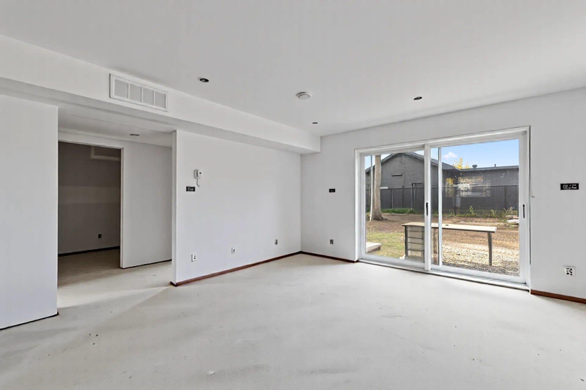 









245


Rue Jean

,
Rivière-Beaudette,




QC
J0P1R0

