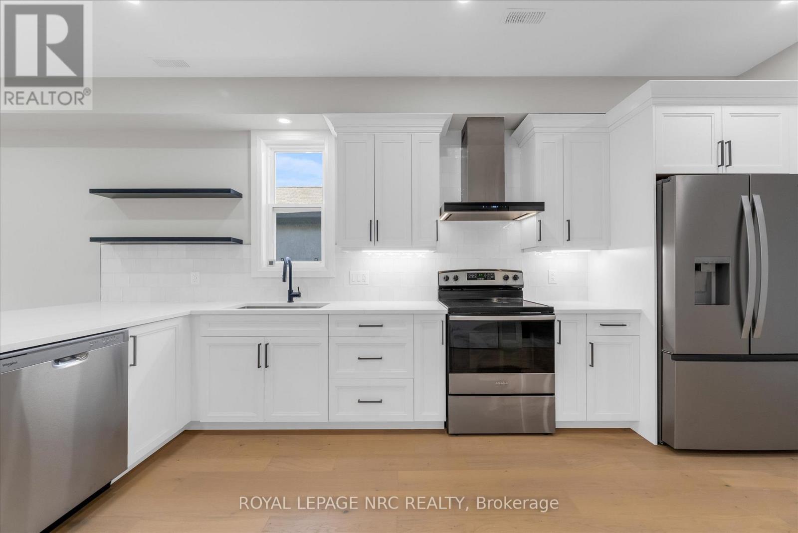 












66 PAGE STREET

,
Port Colborne (Bethel),




Ontario
L3K5V1

