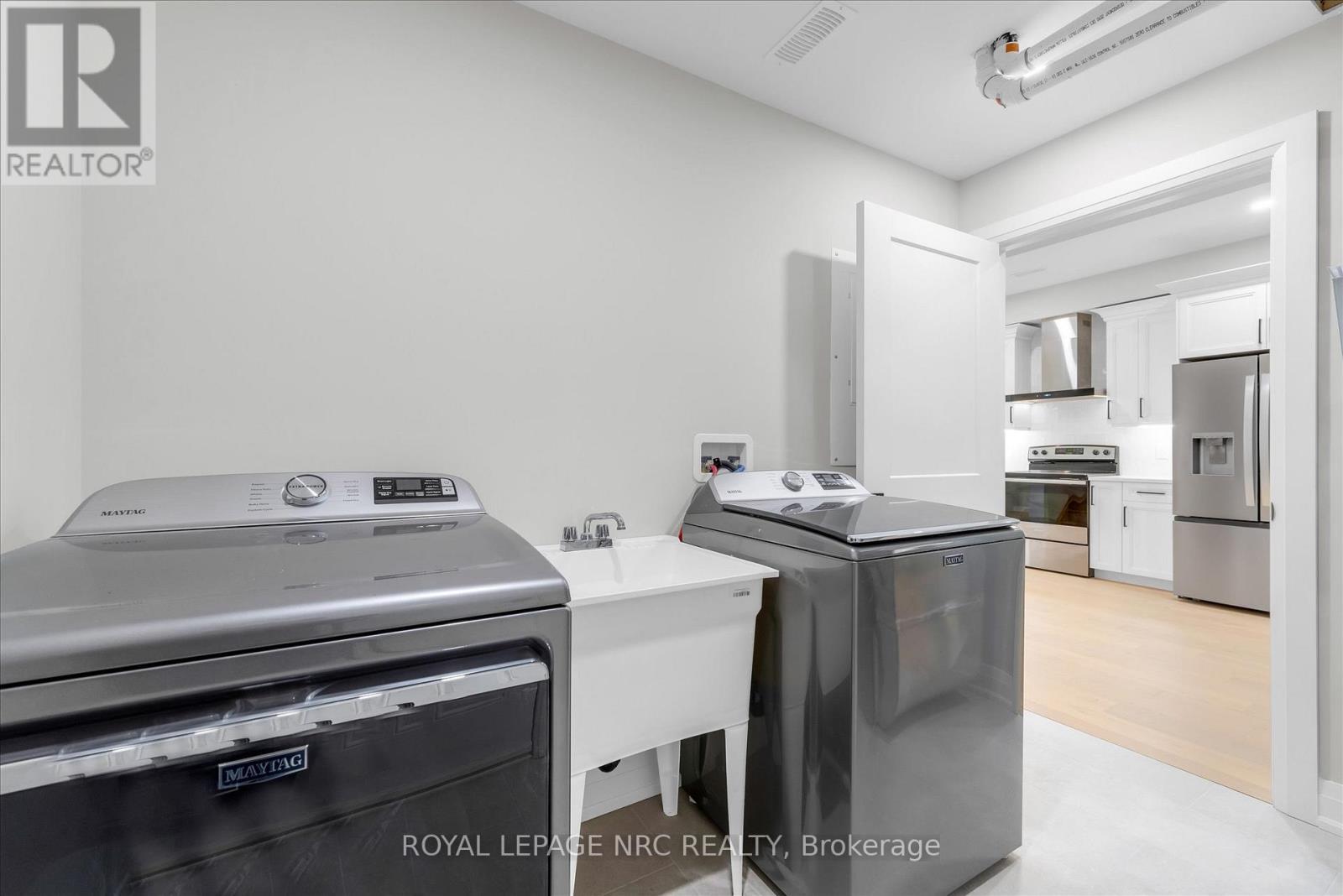 












66 PAGE STREET

,
Port Colborne (Bethel),




Ontario
L3K5V1

