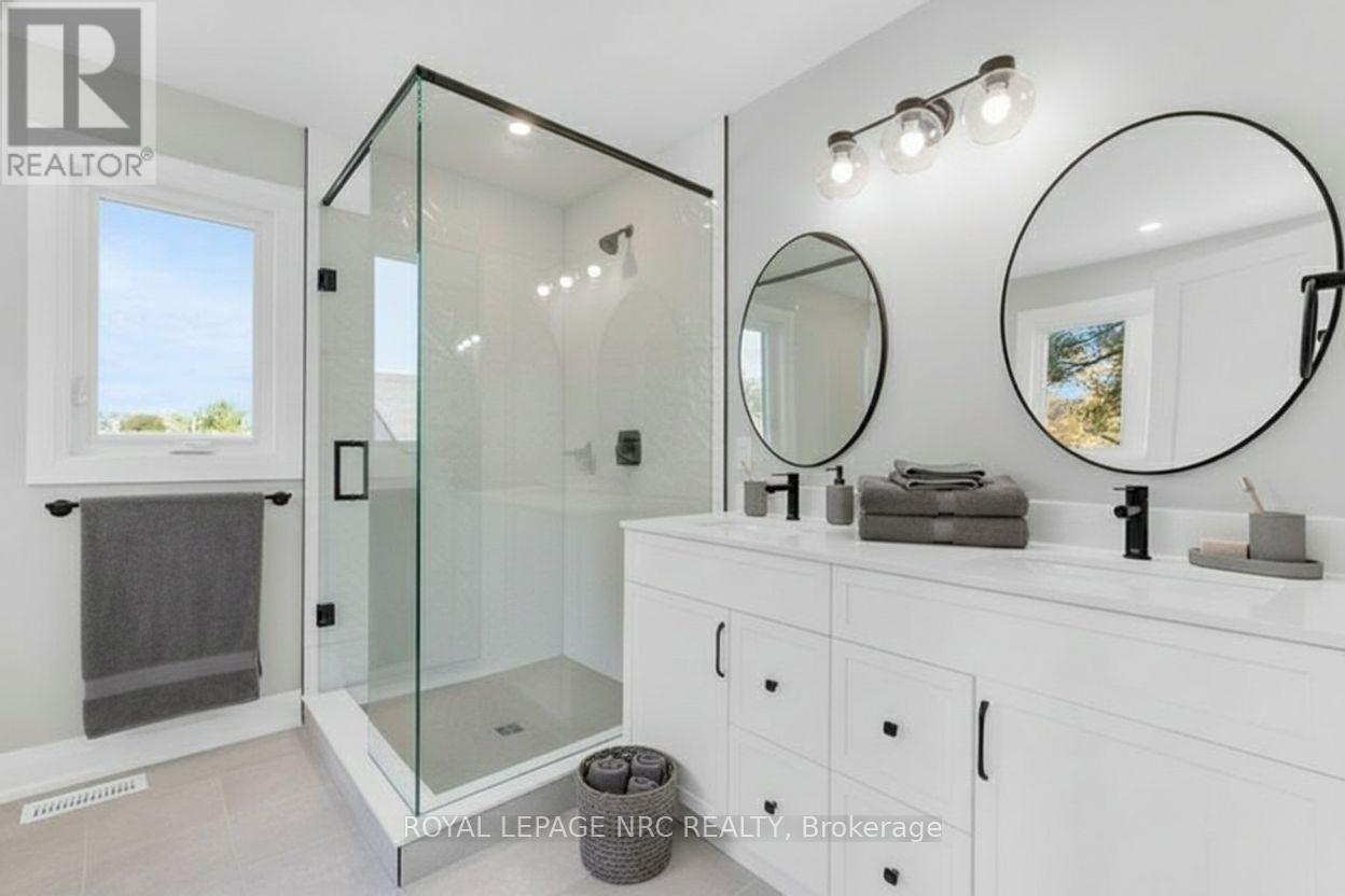 












66 PAGE STREET

,
Port Colborne (Bethel),




Ontario
L3K5V1

