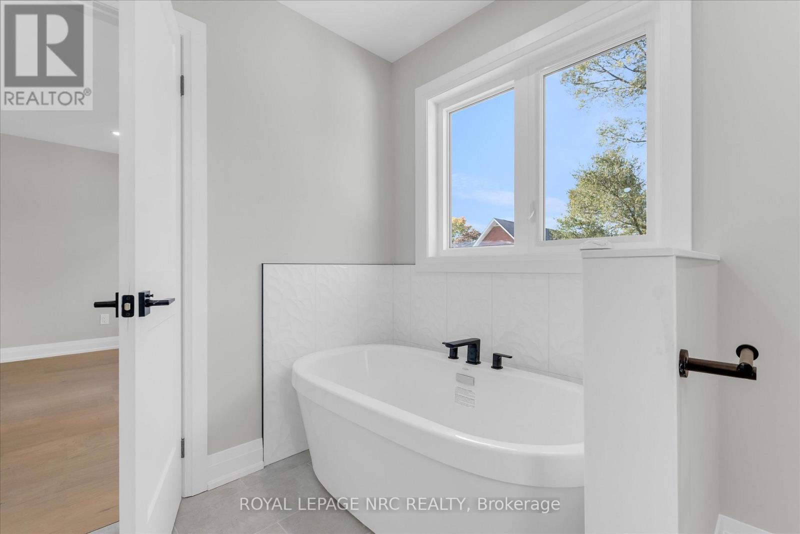 












66 PAGE STREET

,
Port Colborne (Bethel),




Ontario
L3K5V1

