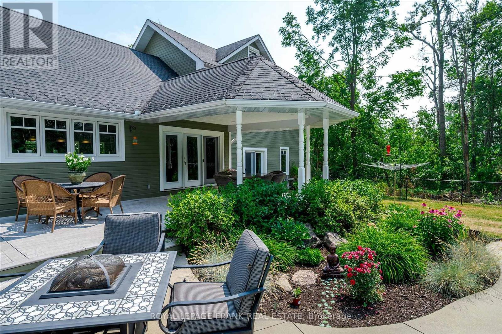 












1898 LAKEHURST ROAD

,
Trent Lakes,




Ontario
K0L1J0

