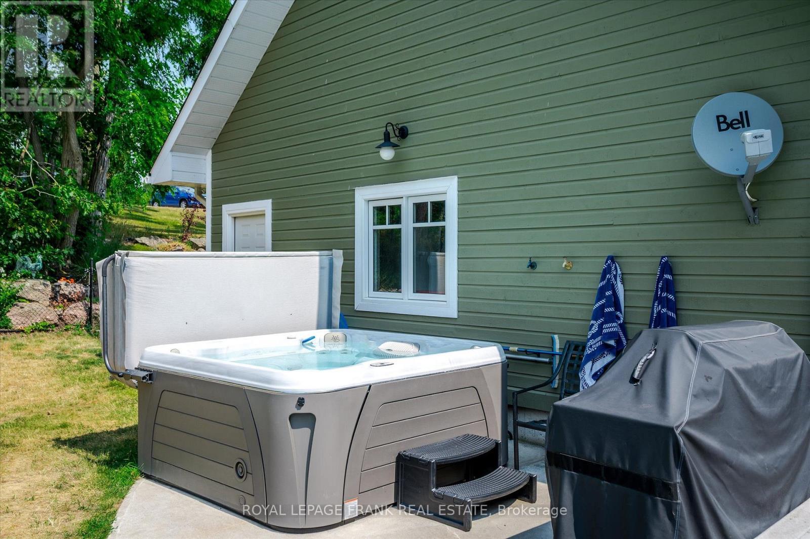 












1898 LAKEHURST ROAD

,
Trent Lakes,




Ontario
K0L1J0

