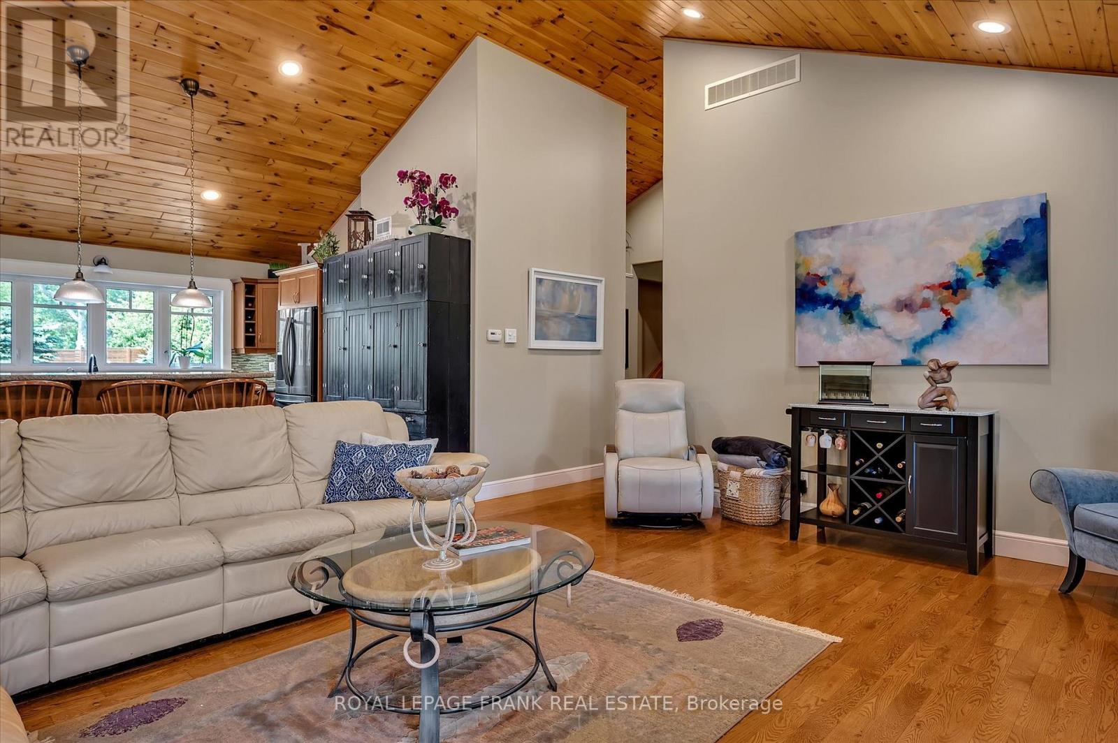 












1898 LAKEHURST ROAD

,
Trent Lakes,




Ontario
K0L1J0

