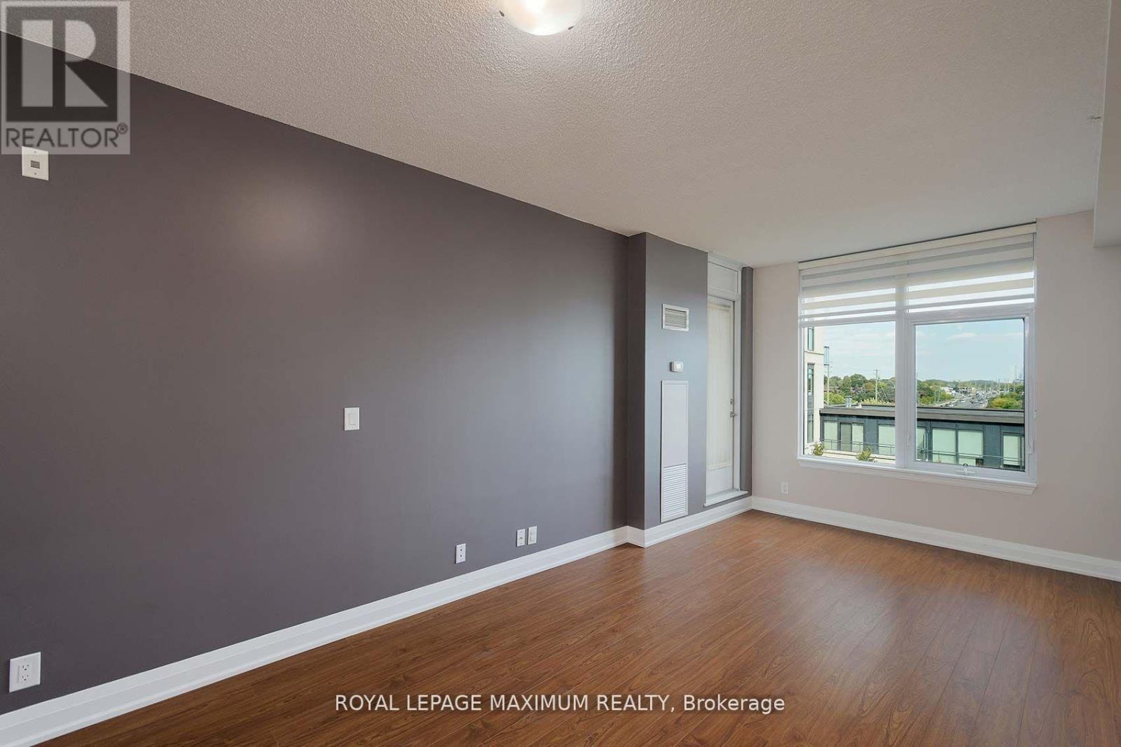 












312 - 12 WOODSTREAM BOULEVARD

,
Vaughan,




Ontario
L4L8C4

