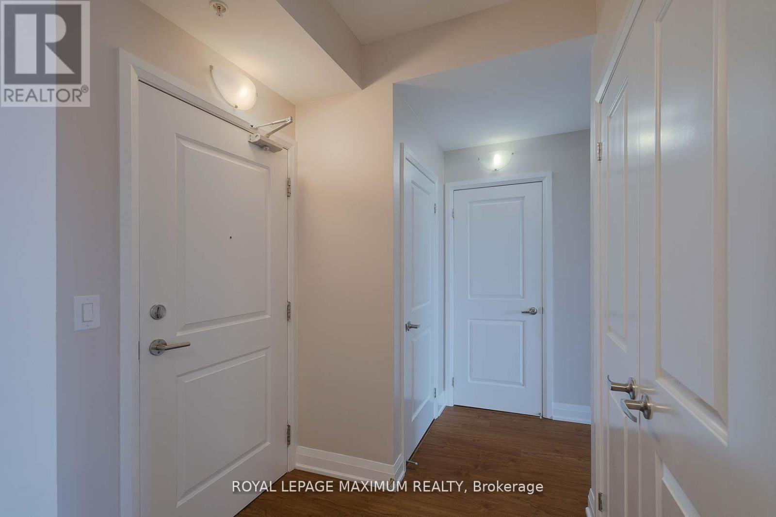 












312 - 12 WOODSTREAM BOULEVARD

,
Vaughan,




Ontario
L4L8C4

