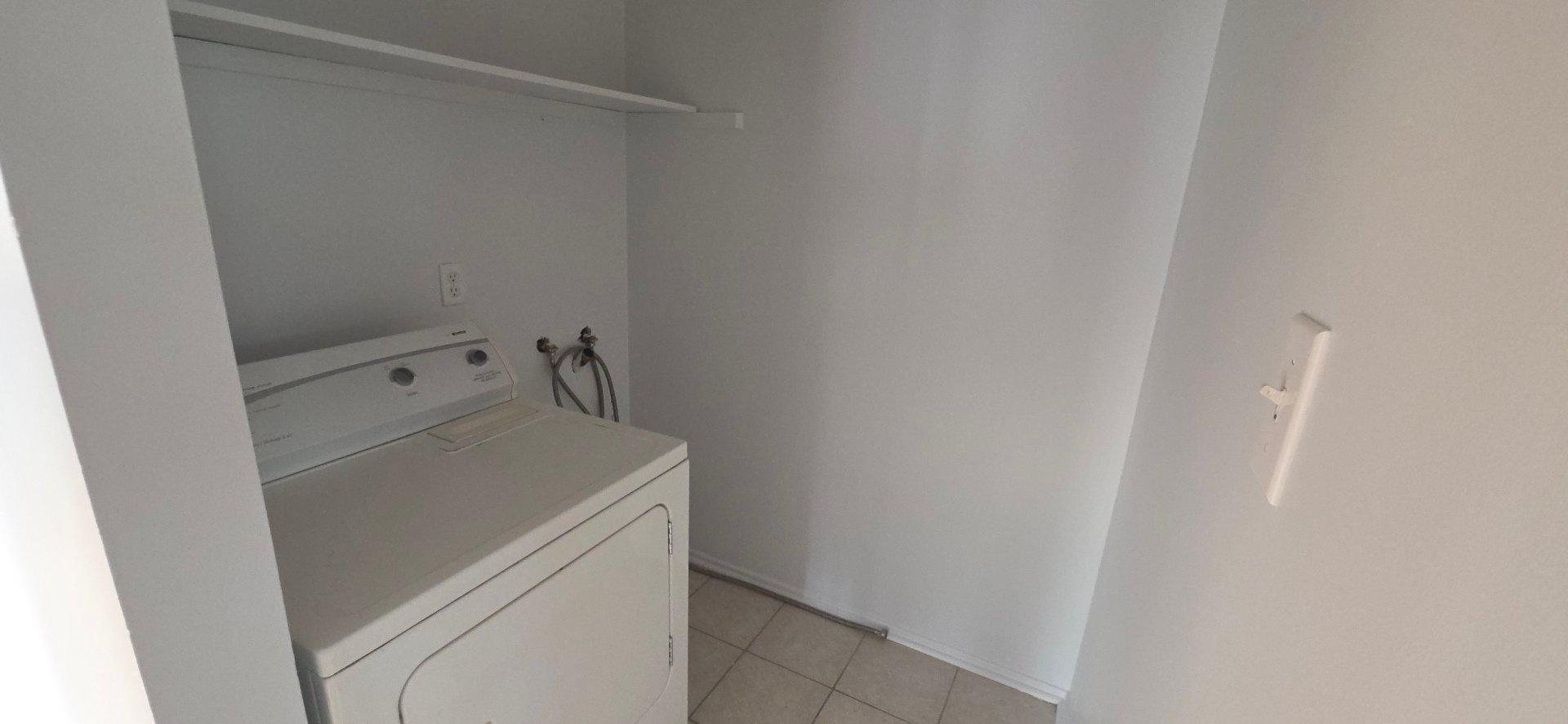 









12


Rue Goulet

,
Gatineau (Aylmer),




QC
J9H2V4

