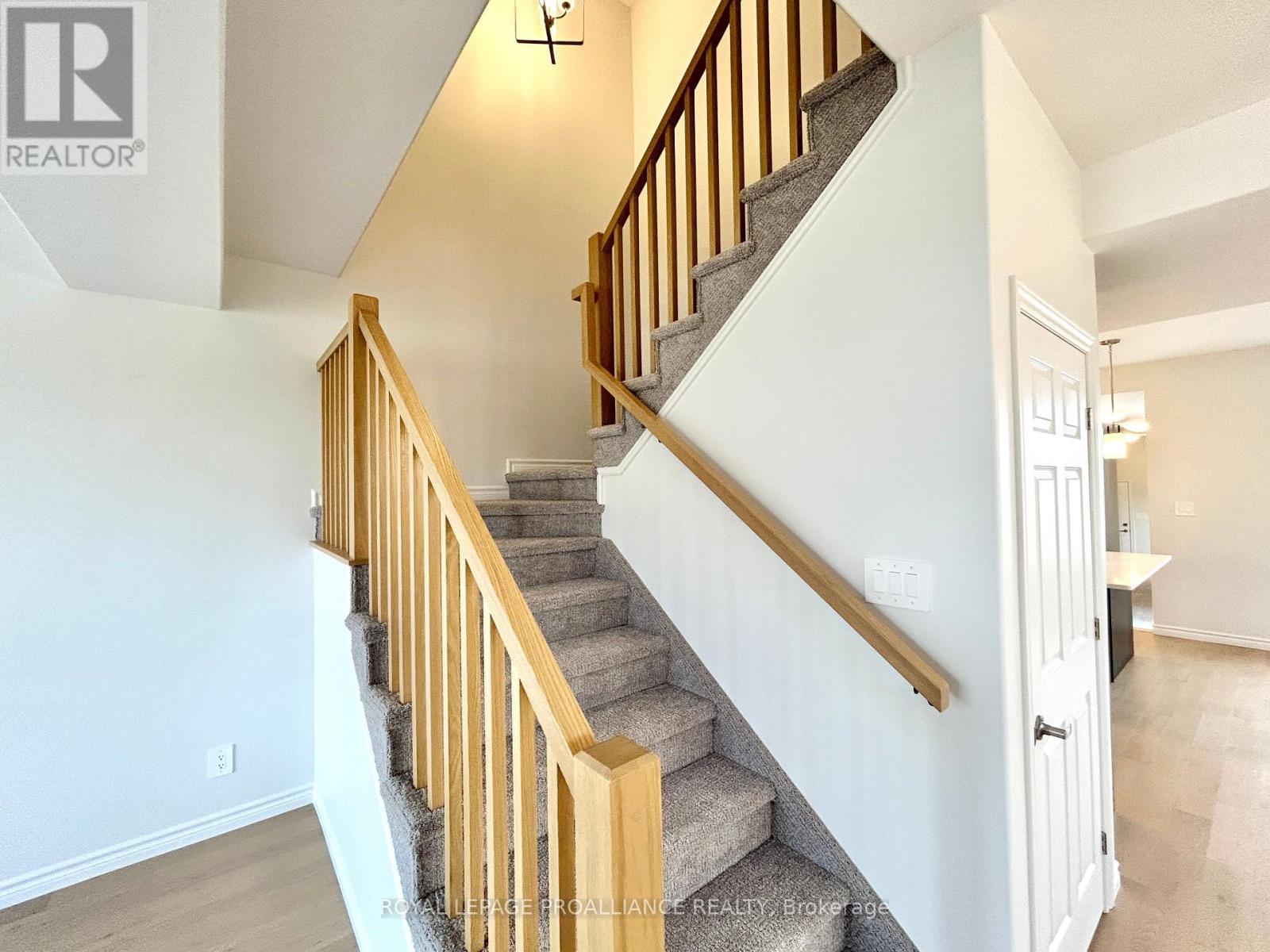












12 RIVERSTONE WAY

,
Belleville (Thurlow Ward),




Ontario
K8N0S6

