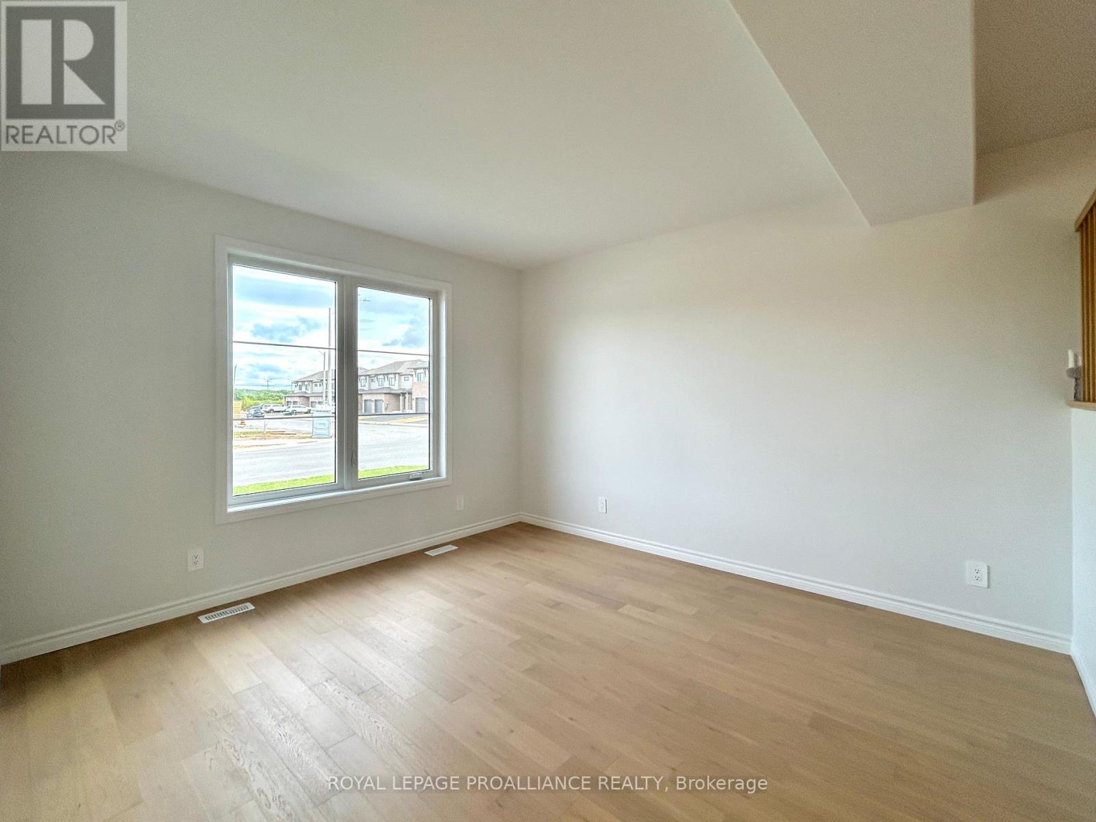 












12 RIVERSTONE WAY

,
Belleville (Thurlow Ward),




Ontario
K8N0S6

