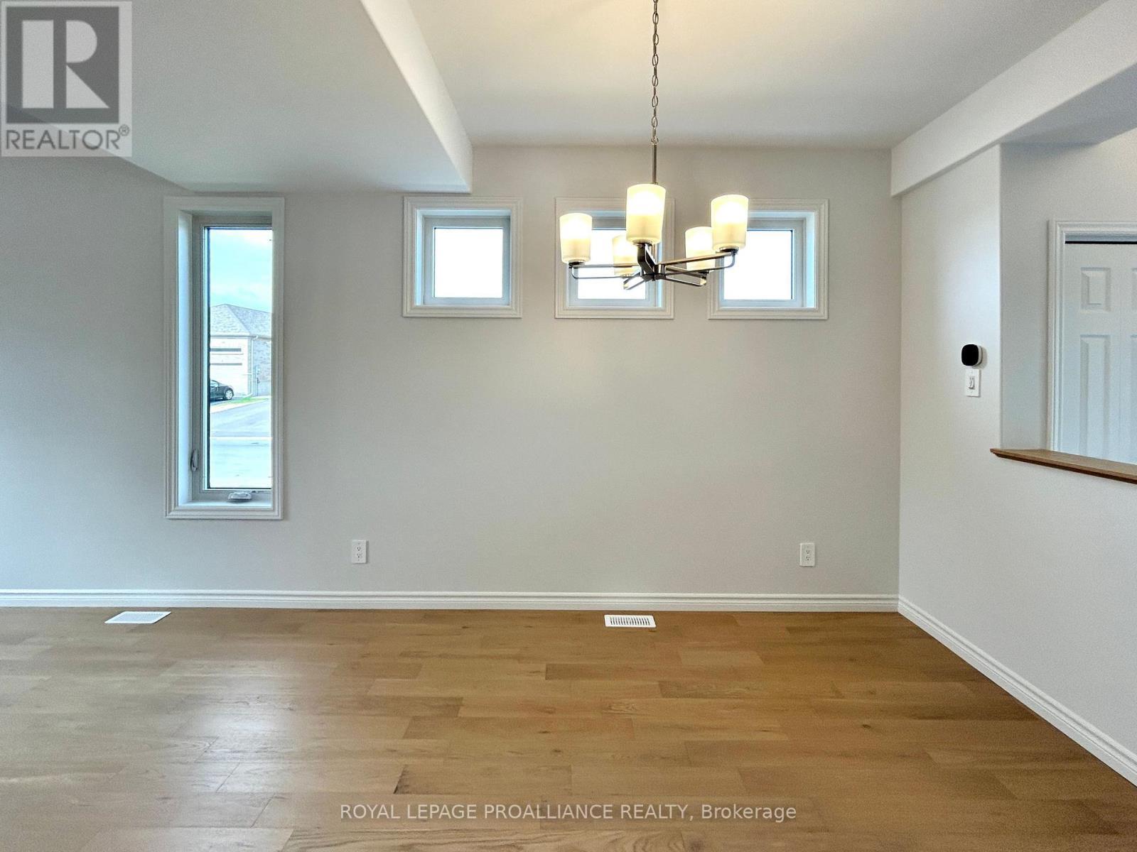 












12 RIVERSTONE WAY

,
Belleville (Thurlow Ward),




Ontario
K8N0S6

