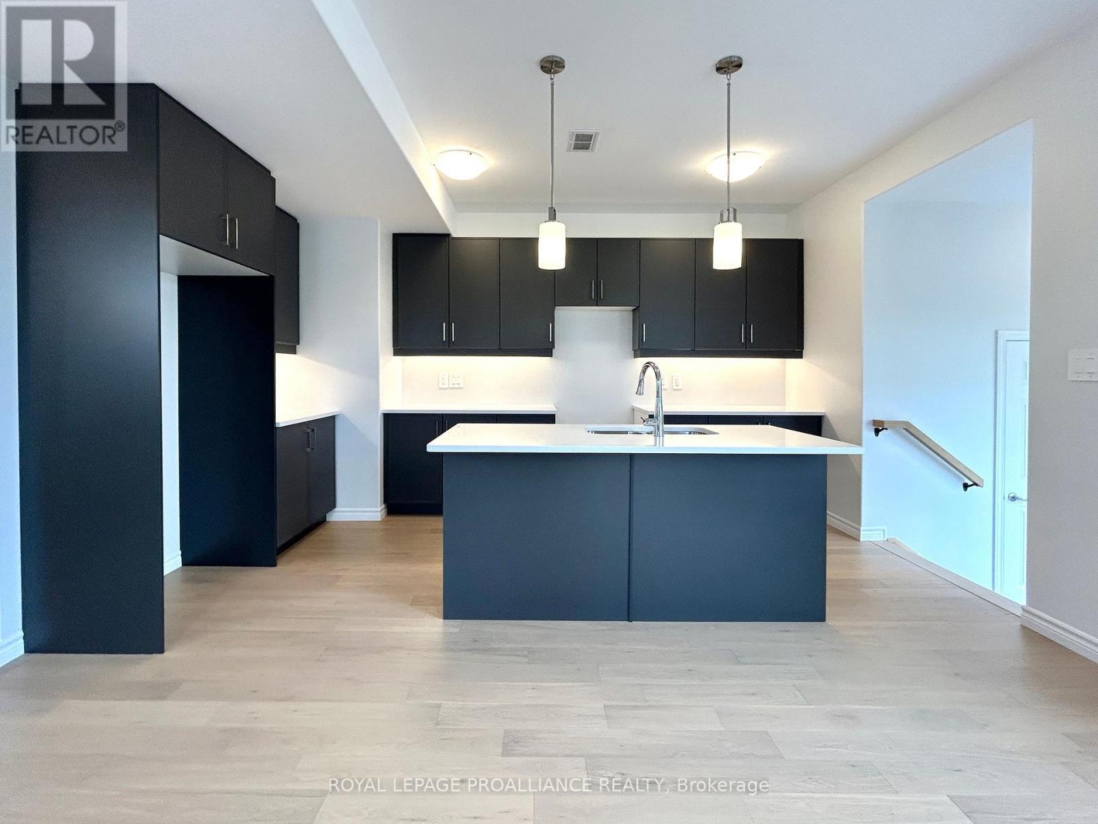 












12 RIVERSTONE WAY

,
Belleville (Thurlow Ward),




Ontario
K8N0S6

