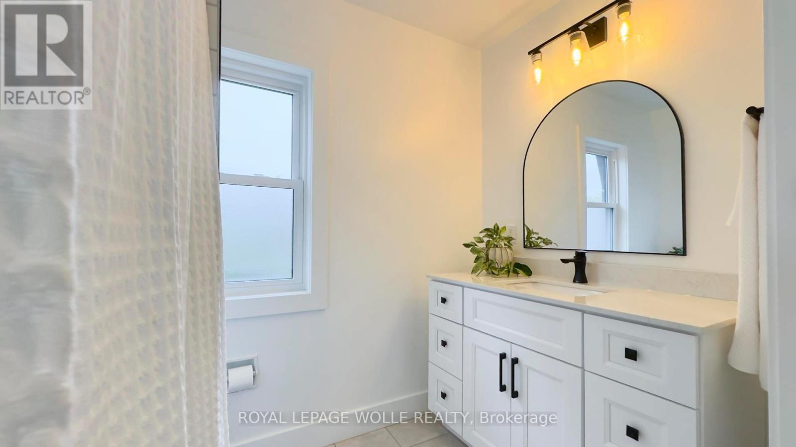 












97 WELL STREET

,
Stratford,




Ontario
N5A4L9

