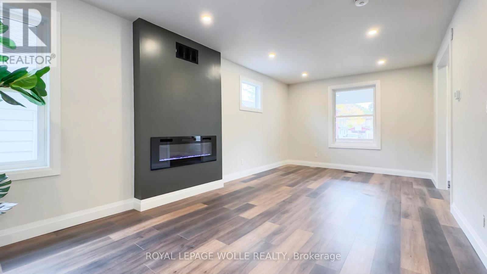 












97 WELL STREET

,
Stratford,




Ontario
N5A4L9

