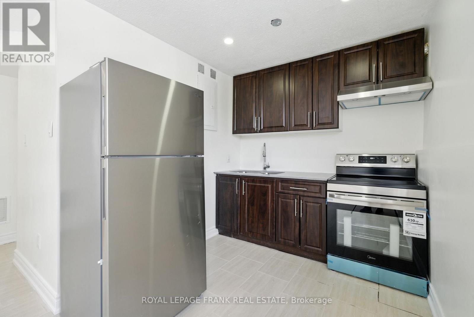 












2 - 88 MARY STREET W

,
Kawartha Lakes (Lindsay),




Ontario
K9V5G3

