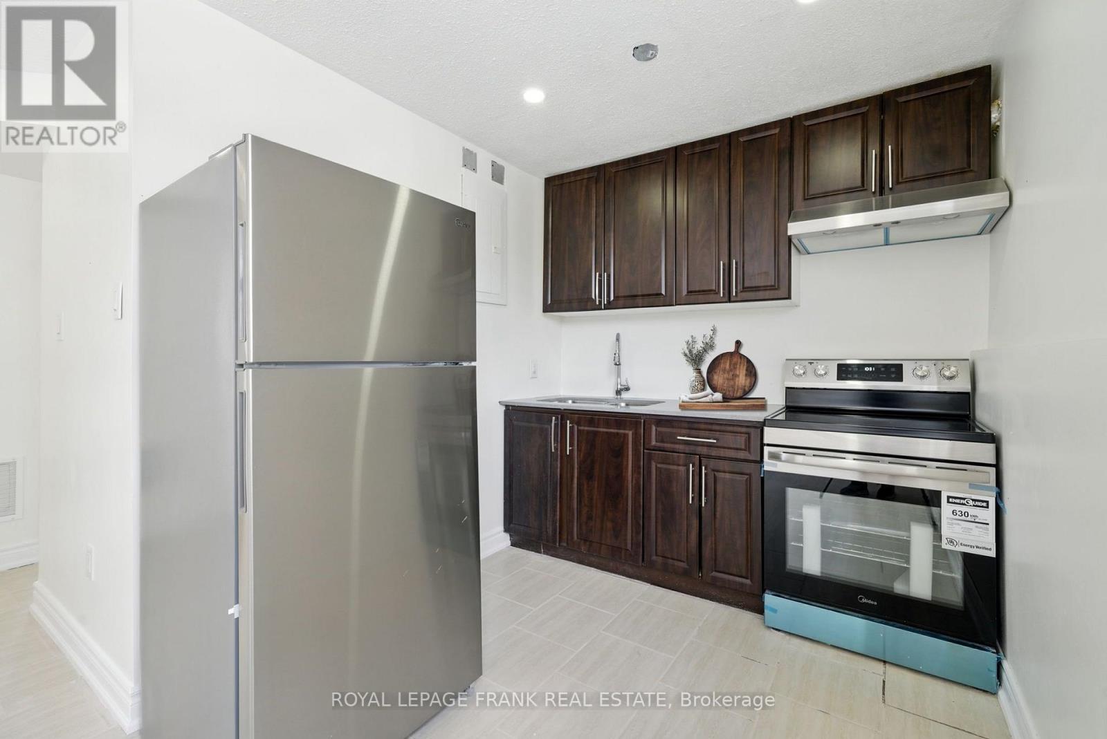












2 - 88 MARY STREET W

,
Kawartha Lakes (Lindsay),




Ontario
K9V5G3

