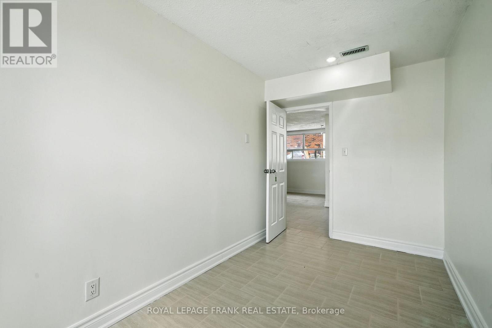 












2 - 88 MARY STREET W

,
Kawartha Lakes (Lindsay),




Ontario
K9V5G3


