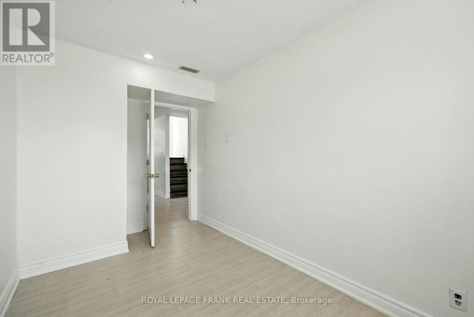 












2 - 88 MARY STREET W

,
Kawartha Lakes (Lindsay),




Ontario
K9V5G3

