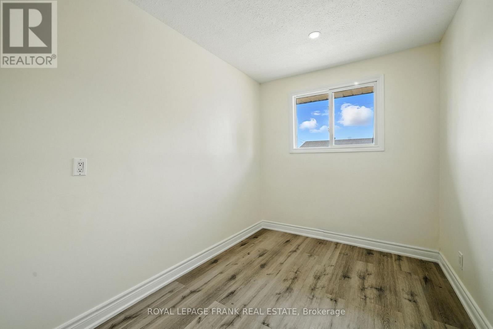 












2 - 88 MARY STREET W

,
Kawartha Lakes (Lindsay),




Ontario
K9V5G3

