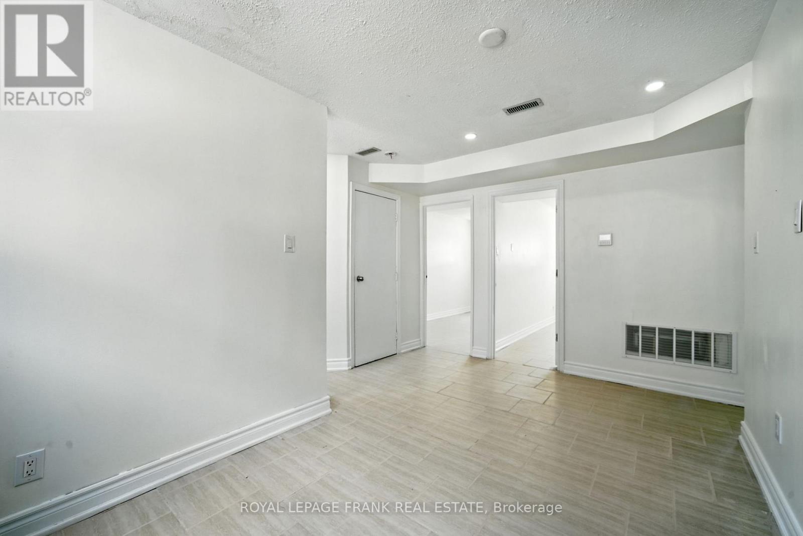 












2 - 88 MARY STREET W

,
Kawartha Lakes (Lindsay),




Ontario
K9V5G3

