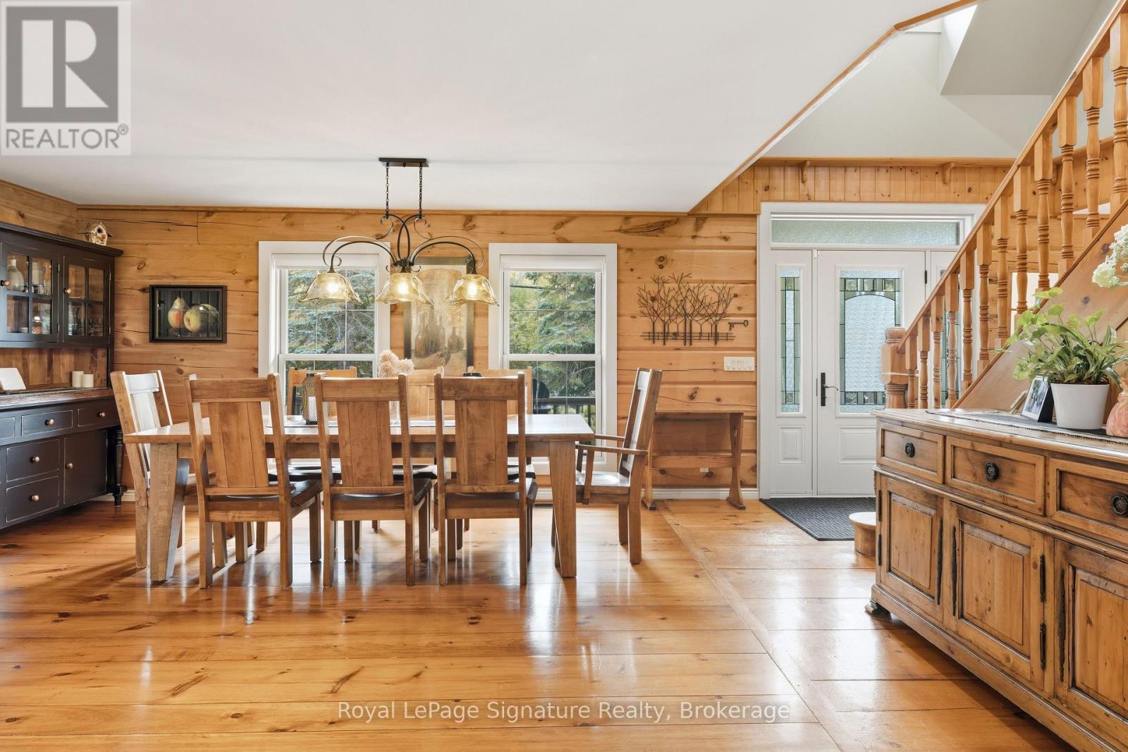 












133 OLD LAKESHORE ROAD

,
Blue Mountains,




Ontario
N0H1J0

