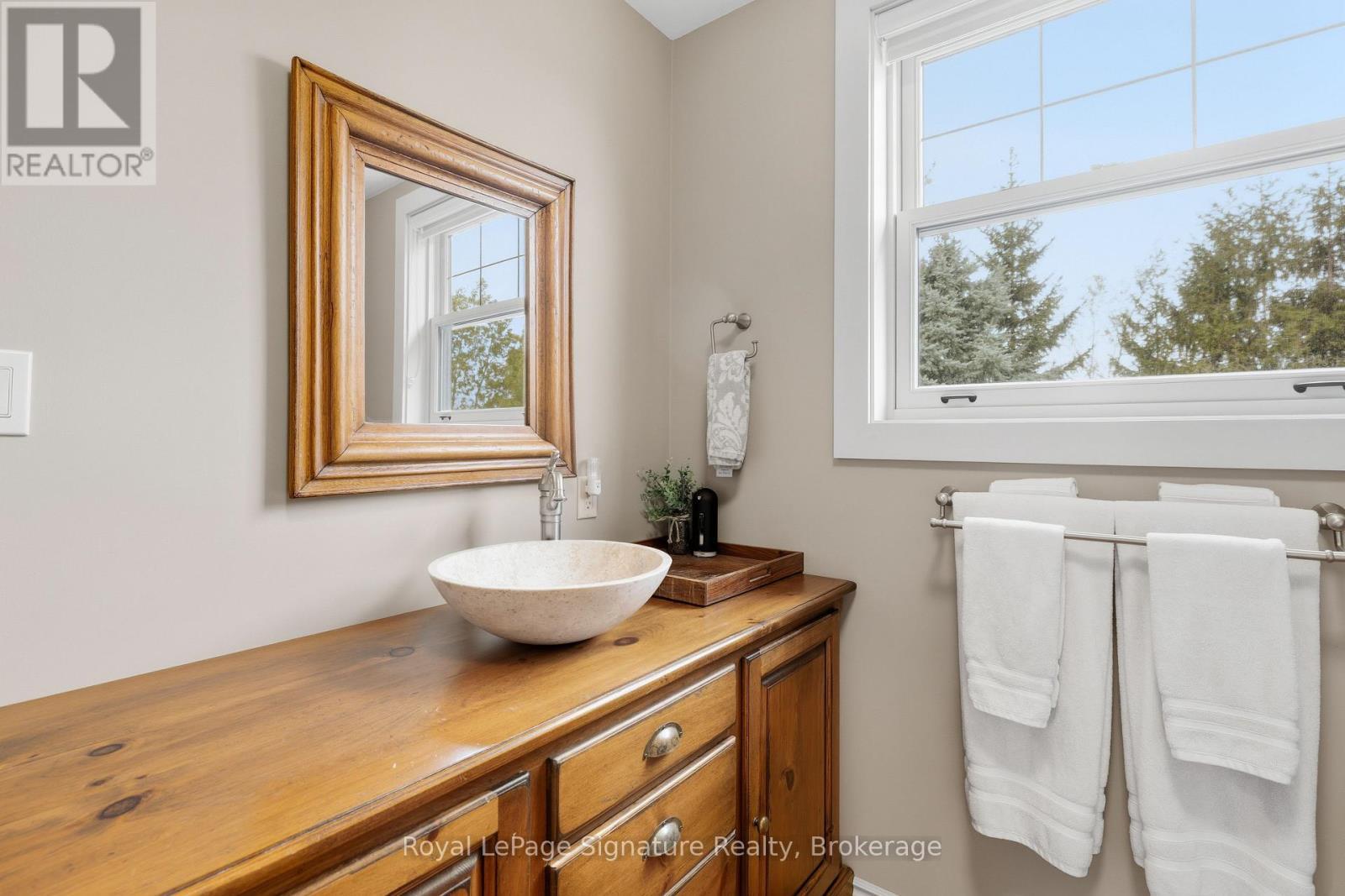 












133 OLD LAKESHORE ROAD

,
Blue Mountains,




Ontario
N0H1J0

