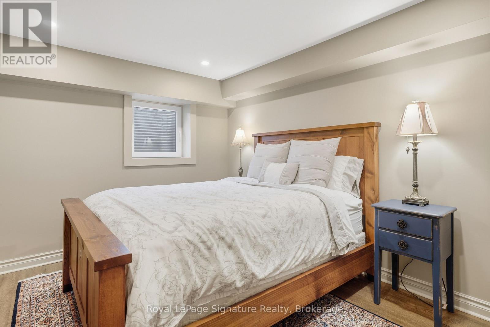 












133 OLD LAKESHORE ROAD

,
Blue Mountains,




Ontario
N0H1J0


