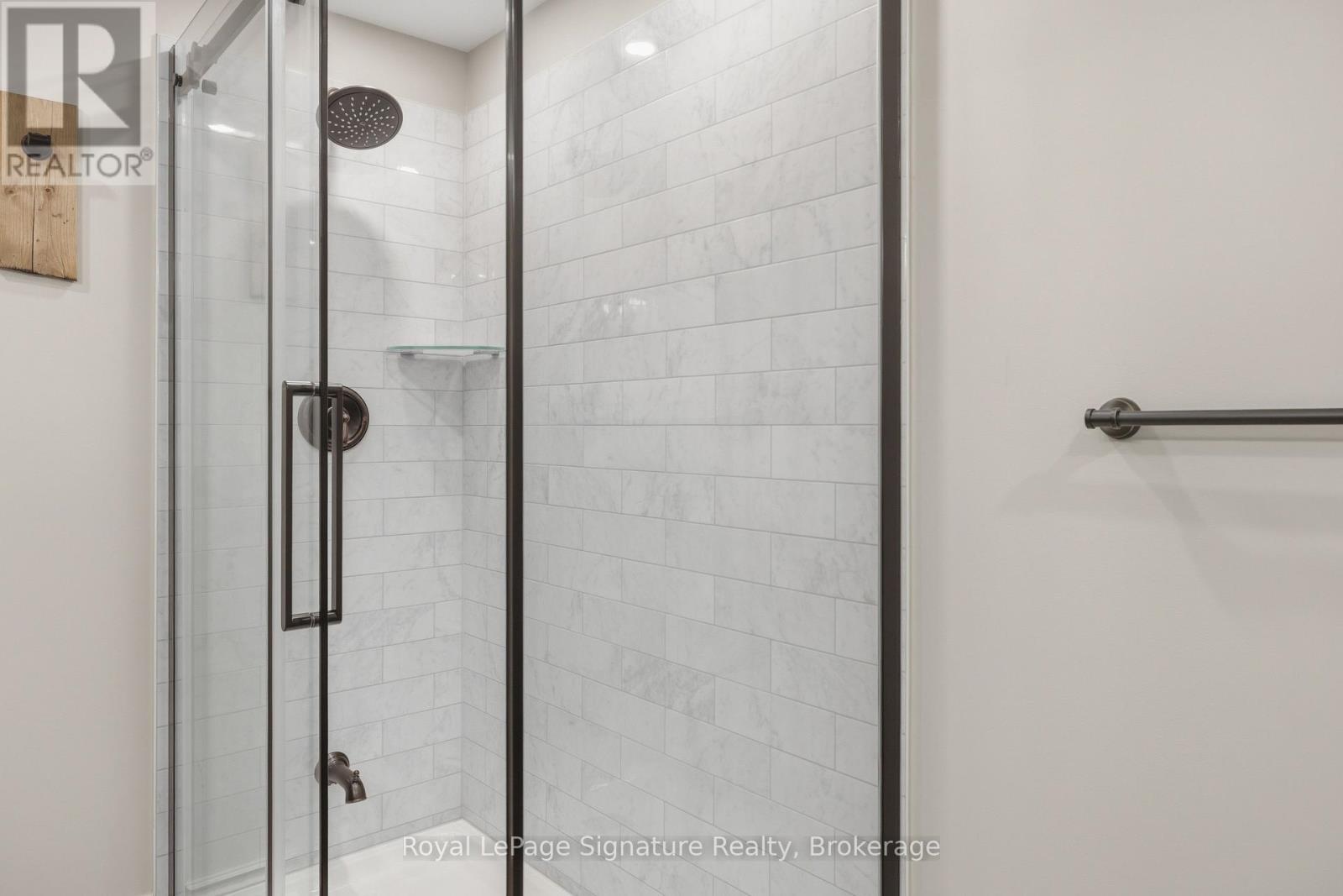 












133 OLD LAKESHORE ROAD

,
Blue Mountains,




Ontario
N0H1J0

