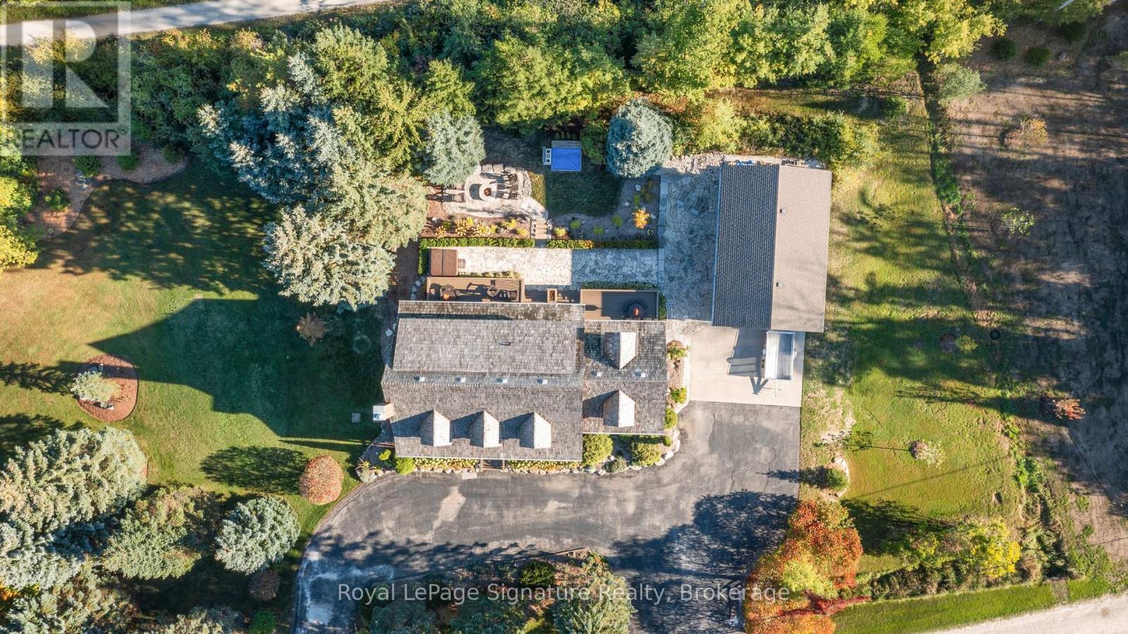 












133 OLD LAKESHORE ROAD

,
Blue Mountains,




Ontario
N0H1J0

