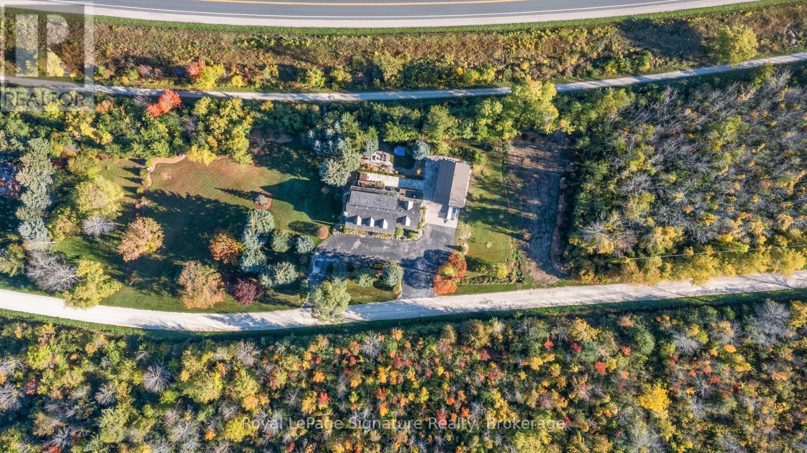 












133 OLD LAKESHORE ROAD

,
Blue Mountains,




Ontario
N0H1J0

