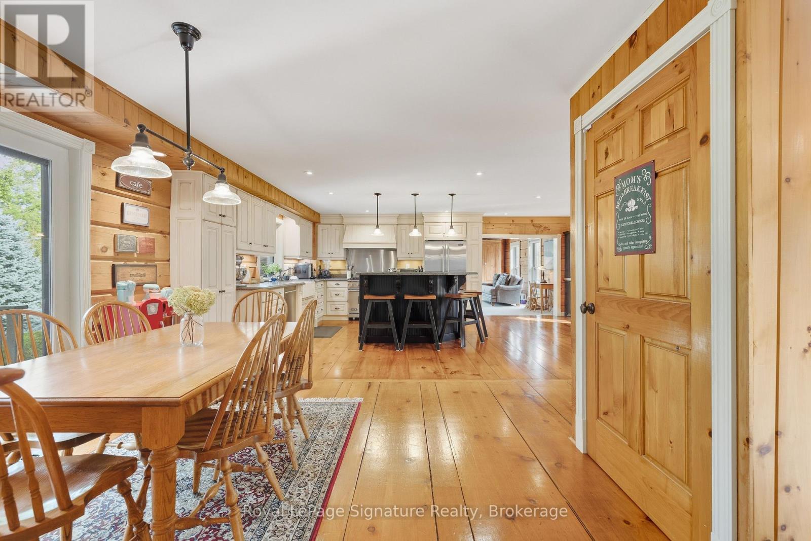 












133 OLD LAKESHORE ROAD

,
Blue Mountains,




Ontario
N0H1J0

