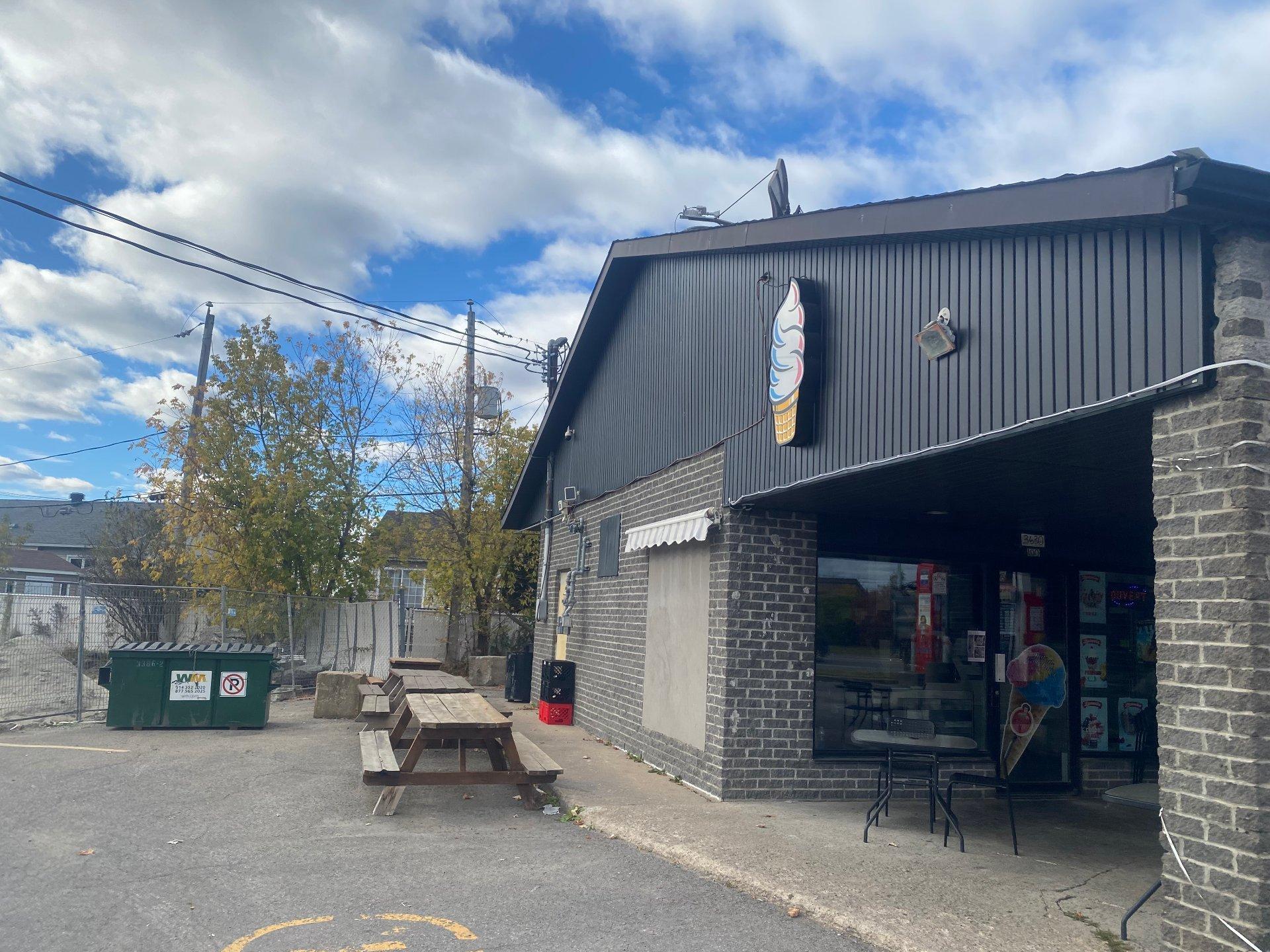 









3630


Ch. Gauthier

,
Terrebonne (La Plaine),




QC
J7M1V6

