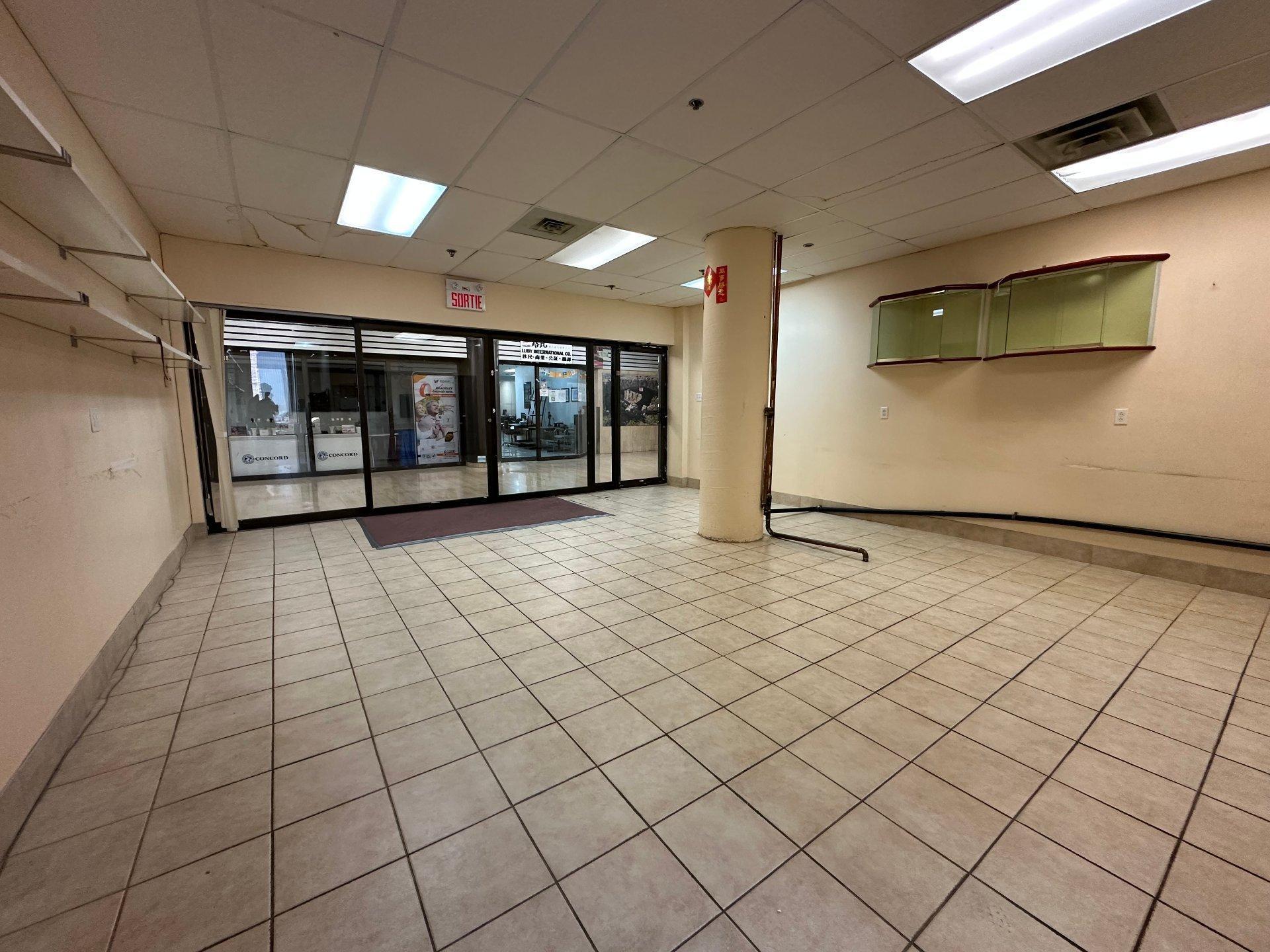 









1111


Rue St-Urbain

, M03,
Montréal (Ville-Marie),




QC
H2Z1Y6

