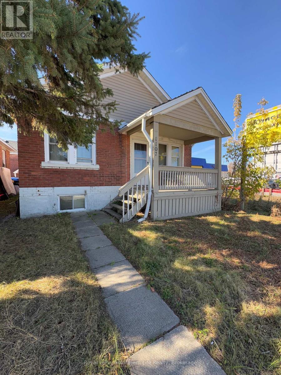 












1107 ALGONQUIN AVENUE

,
North Bay (West End),




Ontario
P1B4Y1

