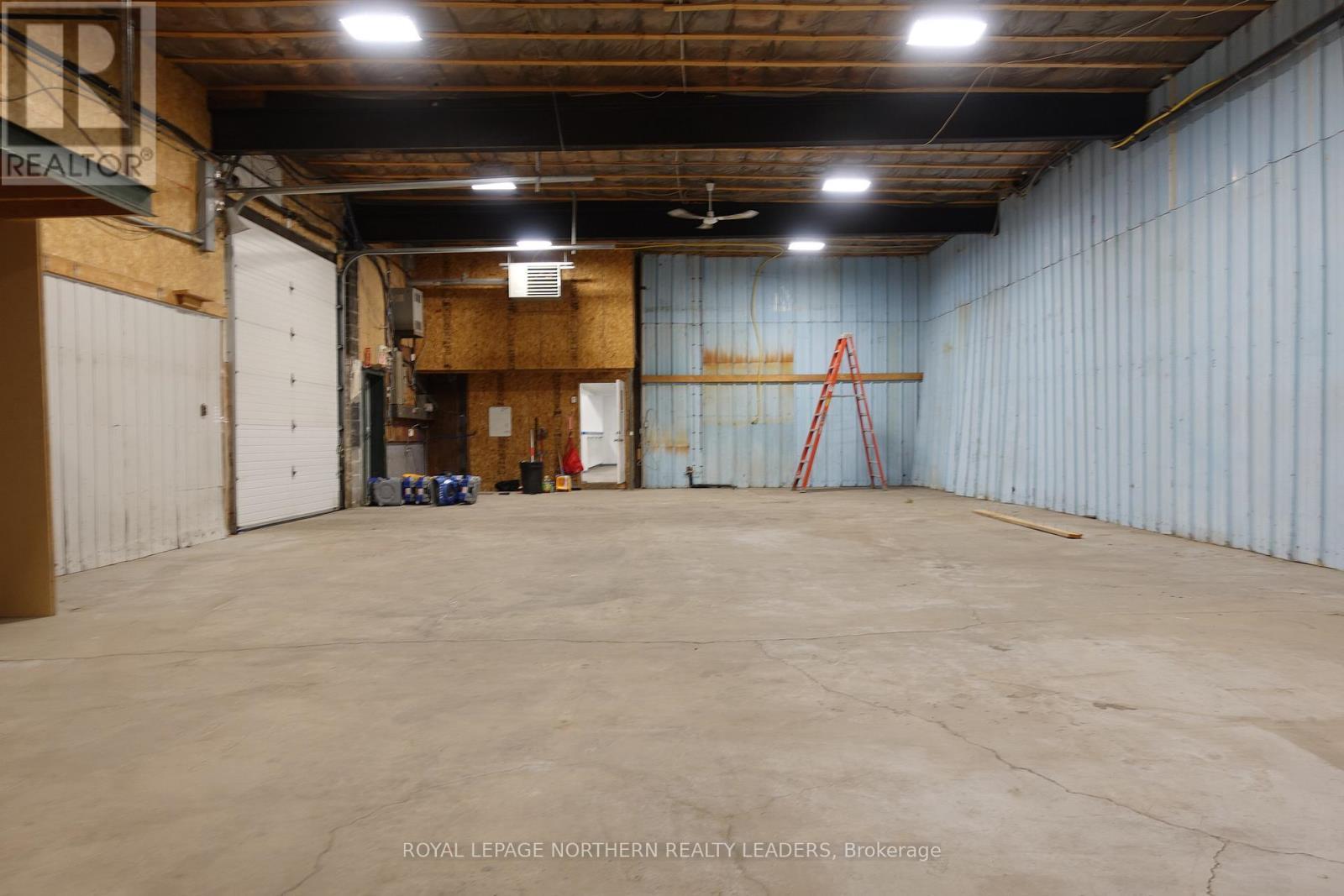 












1034 POWER AVENUE

,
Timmins (MTJ - Main Area),




Ontario
P4N3Y7

