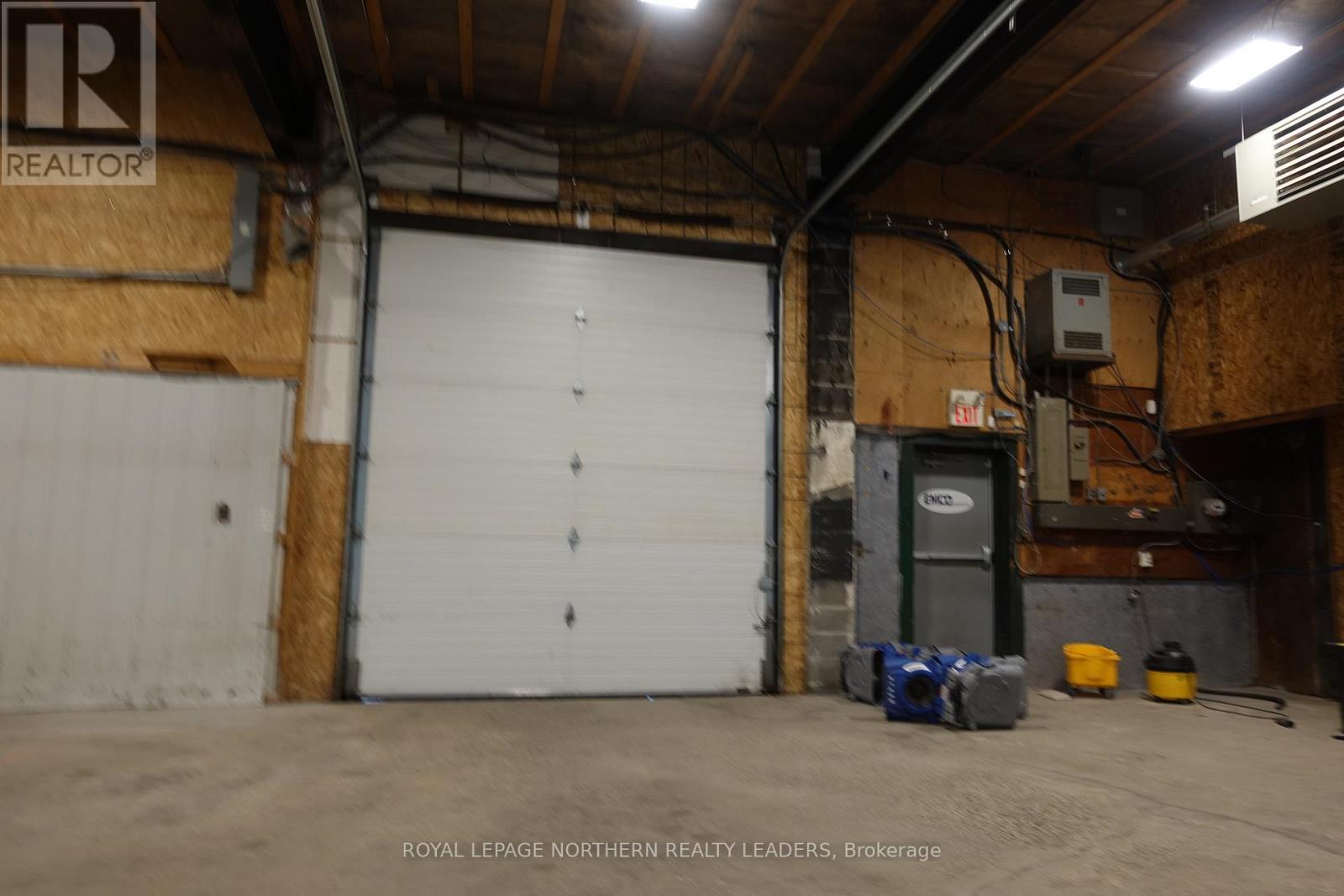 












1034 POWER AVENUE

,
Timmins (MTJ - Main Area),




Ontario
P4N3Y7

