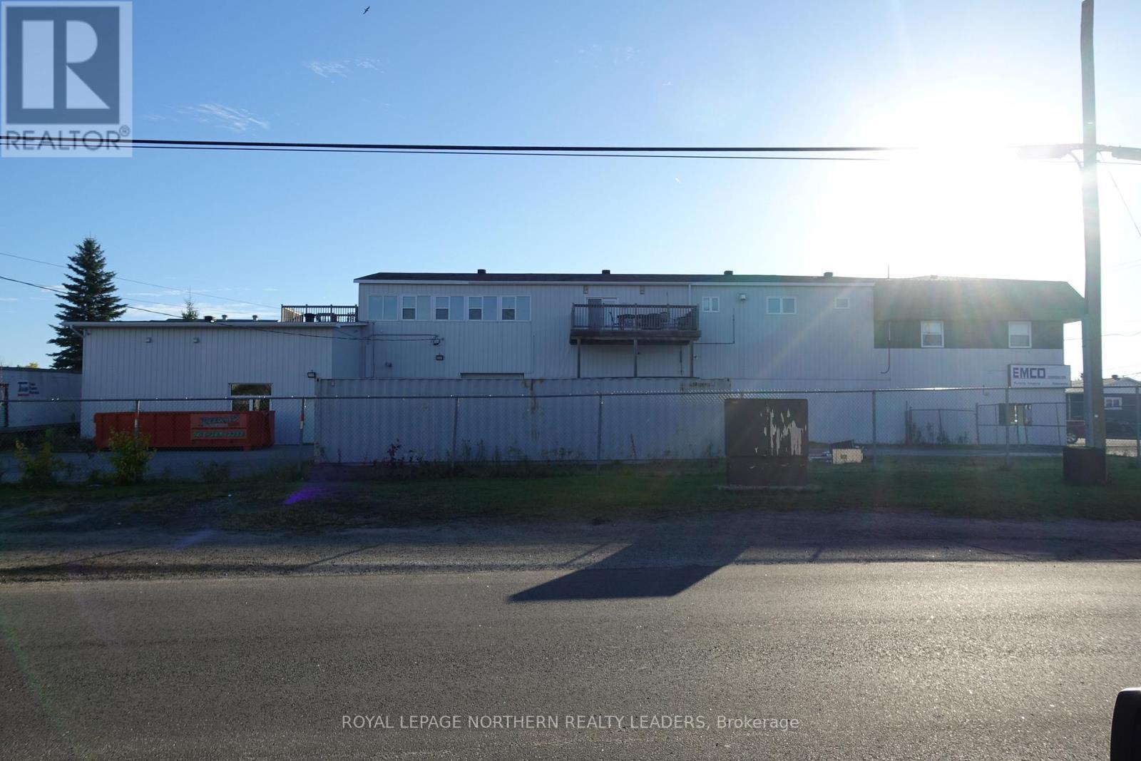 












1034 POWER AVENUE

,
Timmins (MTJ - Main Area),




Ontario
P4N3Y7

