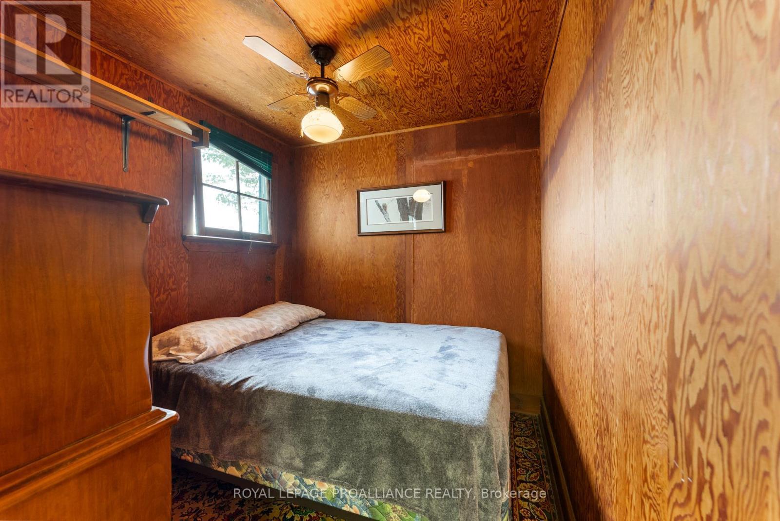 












17547 HIGHWAY 41

,
Addington Highlands (Addington Highlands),




Ontario
K0H1K0

