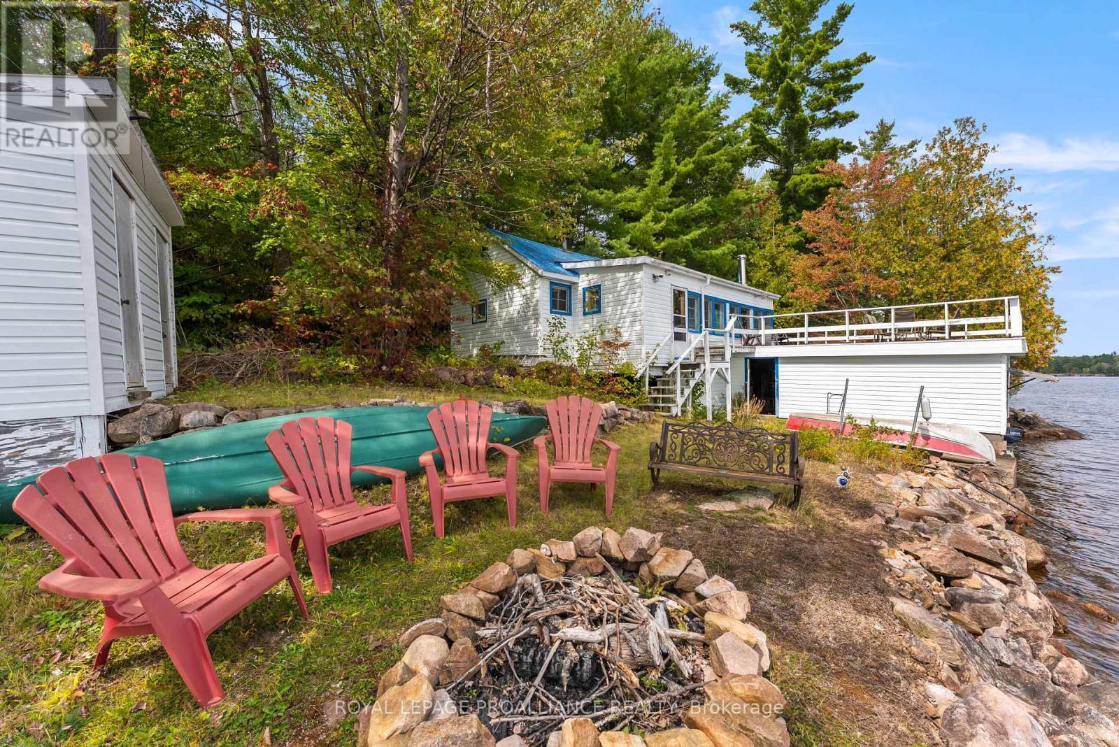 












17547 HIGHWAY 41

,
Addington Highlands (Addington Highlands),




Ontario
K0H1K0

