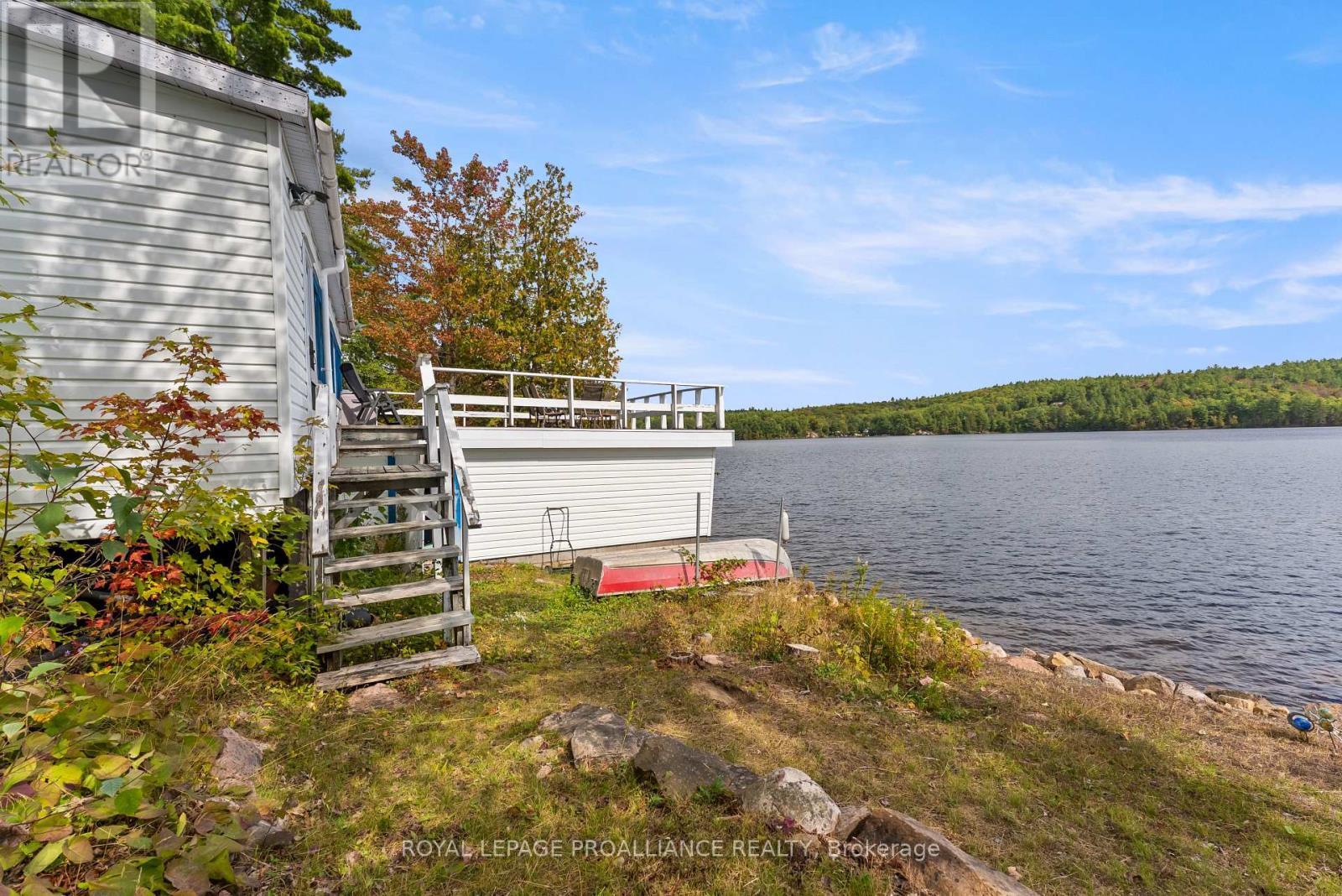 












17547 HIGHWAY 41

,
Addington Highlands (Addington Highlands),




Ontario
K0H1K0

