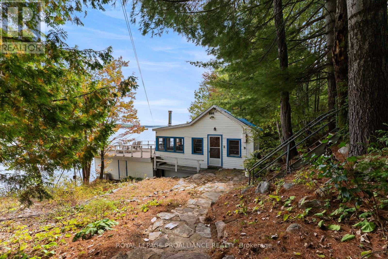 












17547 HIGHWAY 41

,
Addington Highlands (Addington Highlands),




Ontario
K0H1K0

