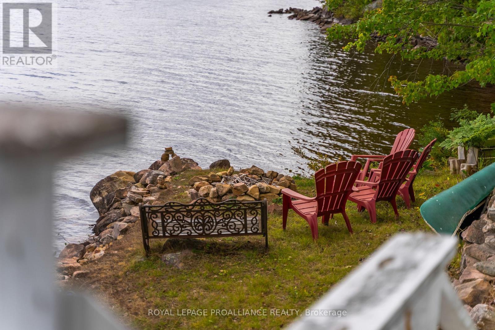 












17547 HIGHWAY 41

,
Addington Highlands (Addington Highlands),




Ontario
K0H1K0

