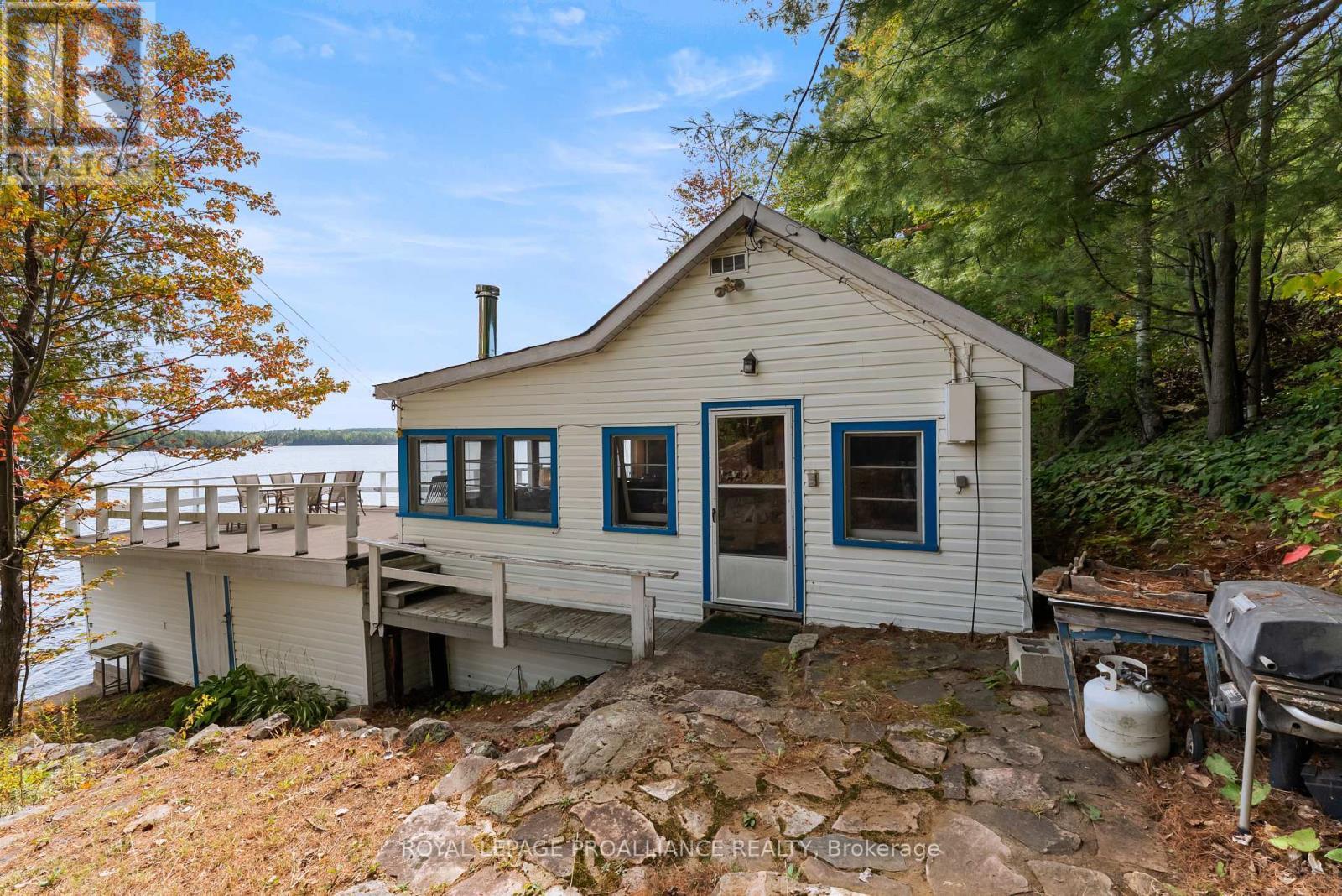 












17547 HIGHWAY 41

,
Addington Highlands (Addington Highlands),




Ontario
K0H1K0

