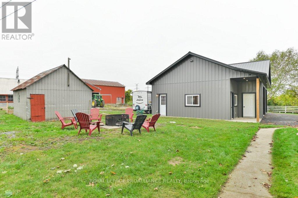 












1423 BLESSINGTON ROAD

,
Belleville (Thurlow Ward),




Ontario
K0K1V0

