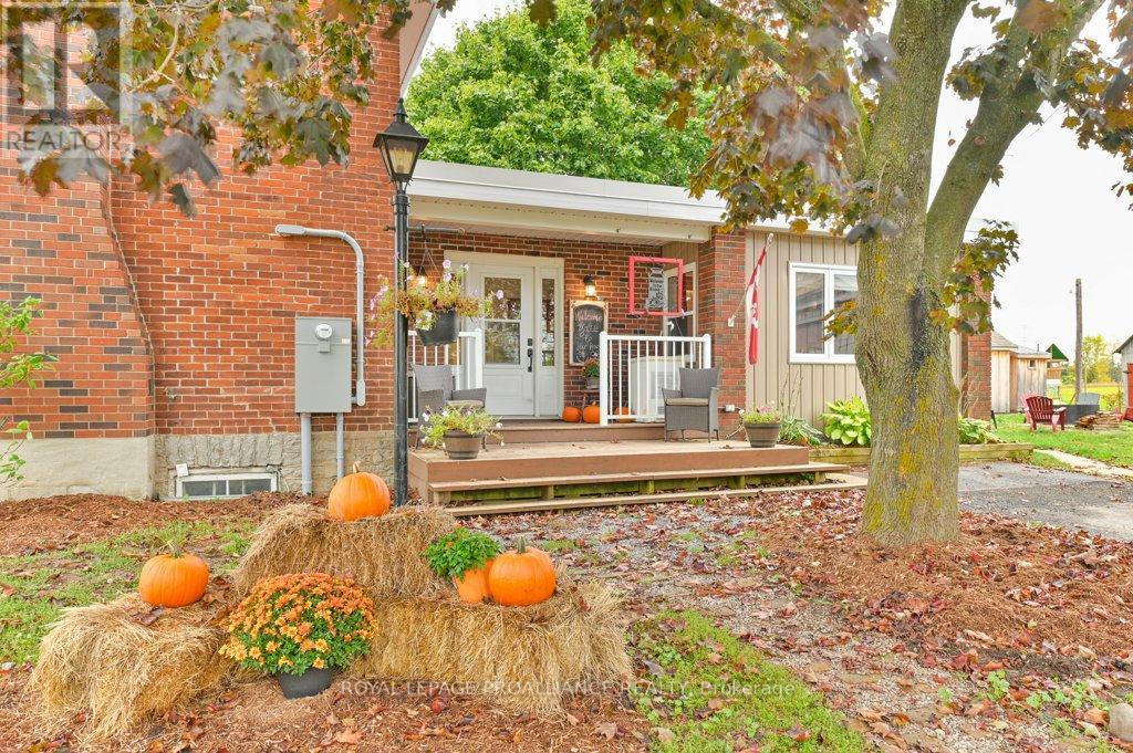 












1423 BLESSINGTON ROAD

,
Belleville (Thurlow Ward),




Ontario
K0K1V0

