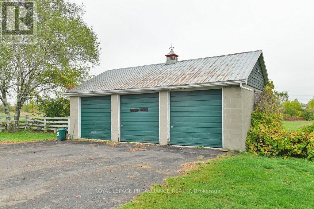












1423 BLESSINGTON ROAD

,
Belleville (Thurlow Ward),




Ontario
K0K1V0

