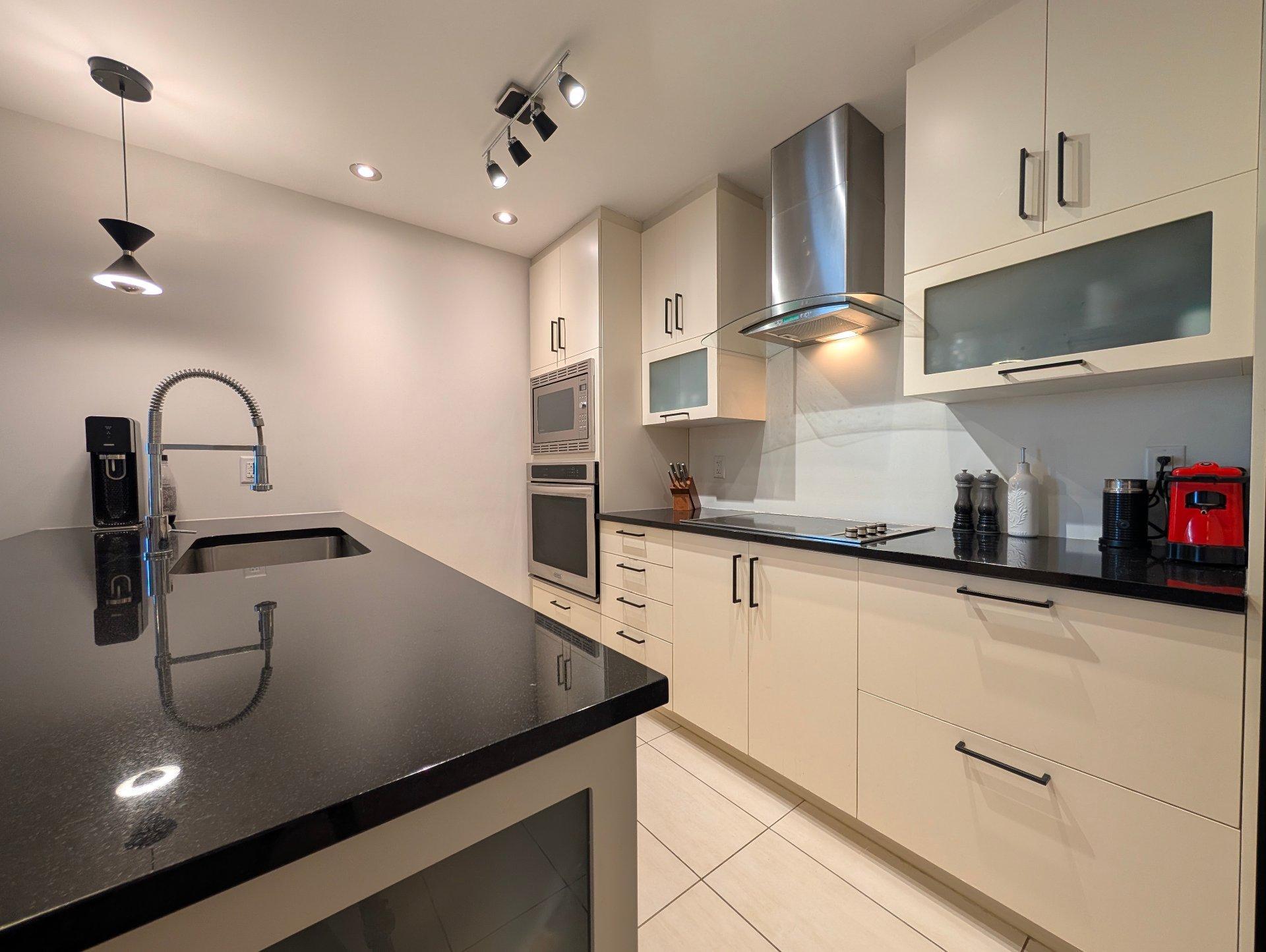 









2875


Av. du Cosmodôme

, 1003,
Laval (Chomedey),




QC
H7T0E3

