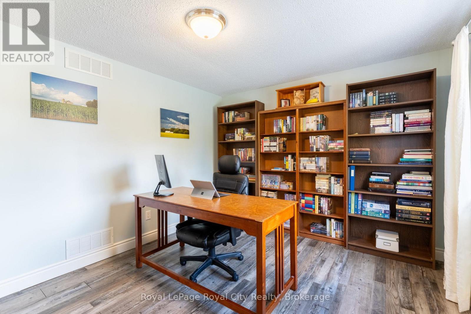 












118 STIRLING MACGREGOR DRIVE

,
Cambridge,




Ontario
N1S4T4

